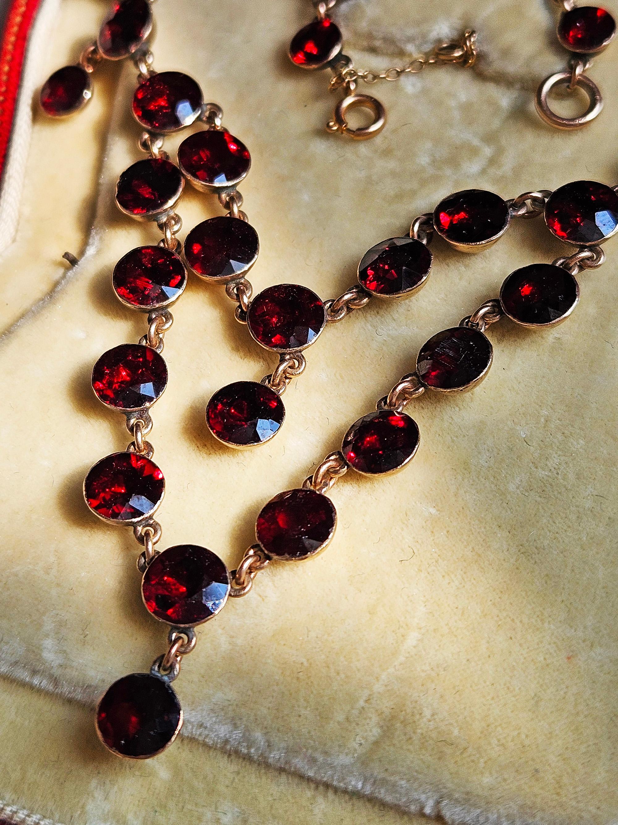 English Early Victorian Almandine Swags Garnet 9 KT Gold Necklace Circa 1850s For Sale 10