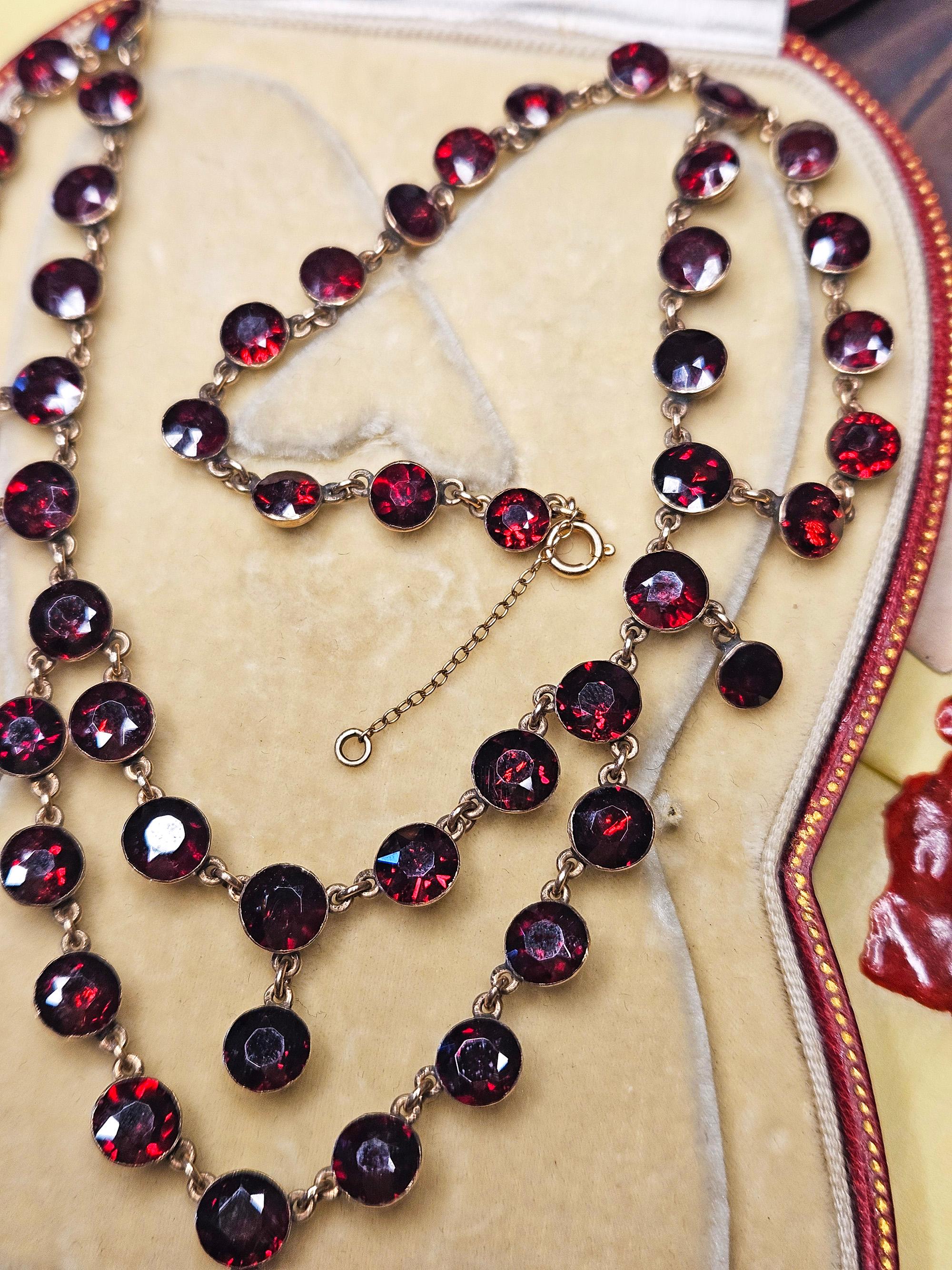 Round Cut English Early Victorian Almandine Swags Garnet 9 KT Gold Necklace Circa 1850s For Sale