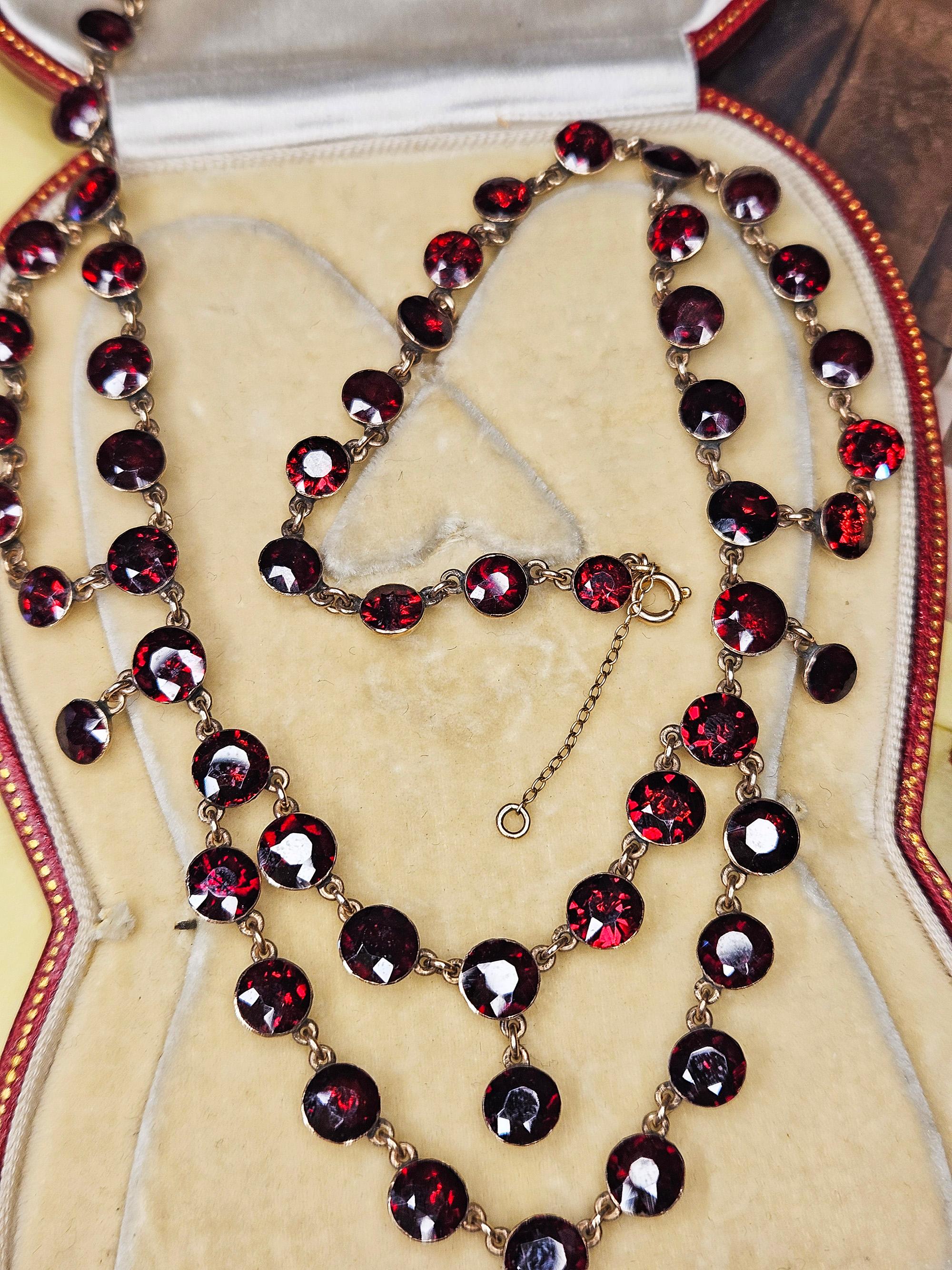 Women's English Early Victorian Almandine Swags Garnet 9 KT Gold Necklace Circa 1850s For Sale