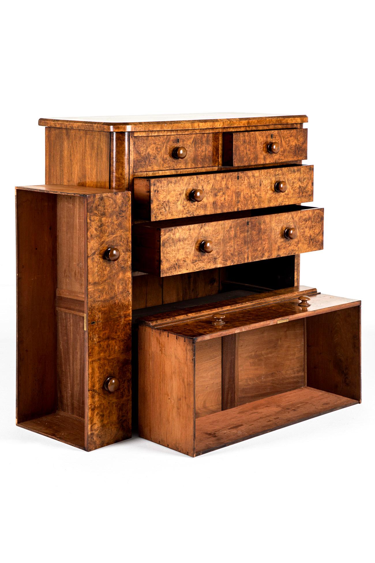 Cassettiera in radica di noce inglese del primo periodo vittoriano in vendita 3