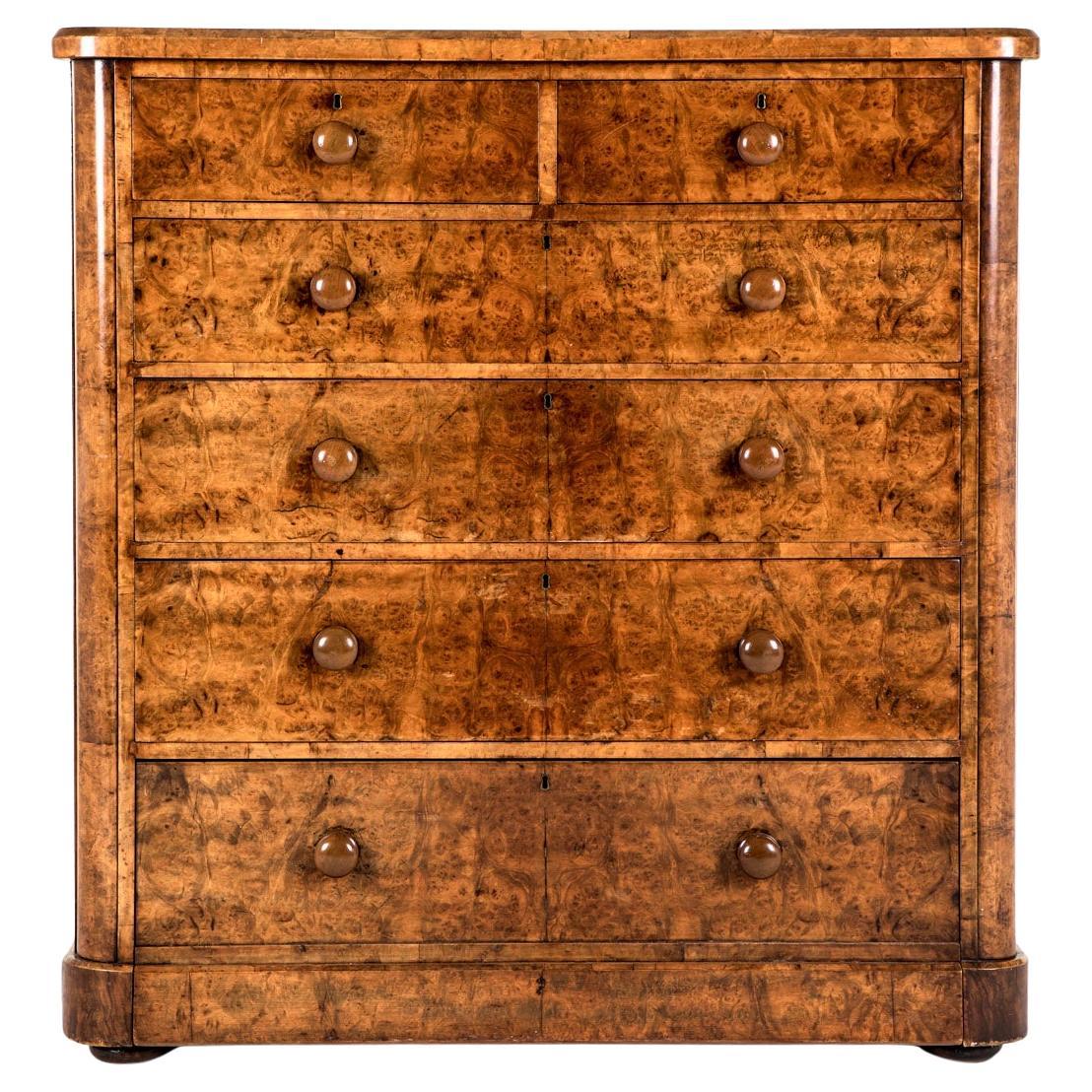 Cassettiera in radica di noce inglese del primo periodo vittoriano