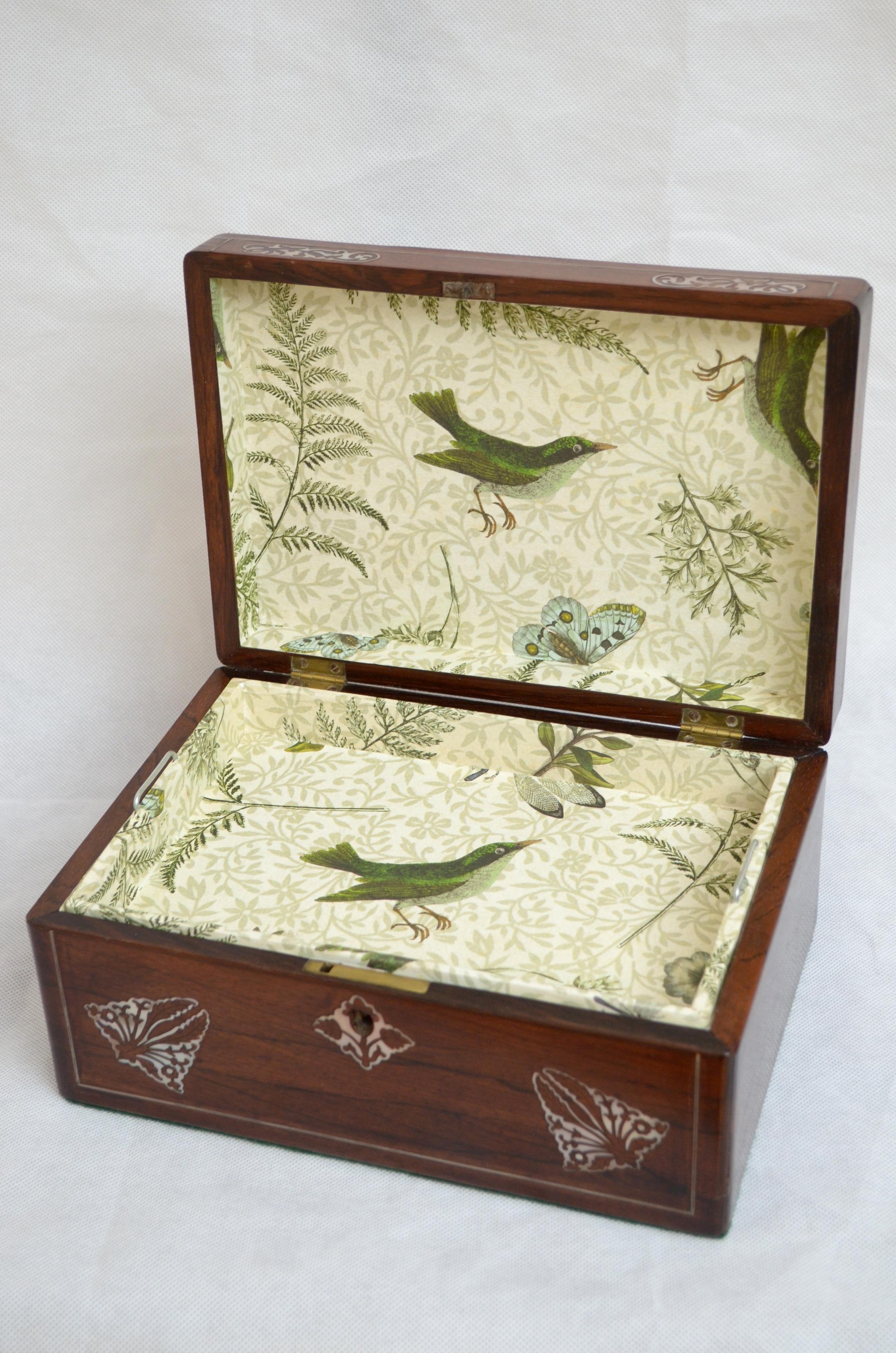 English Early Victorian Jewellery Box with Tray in vendita 1