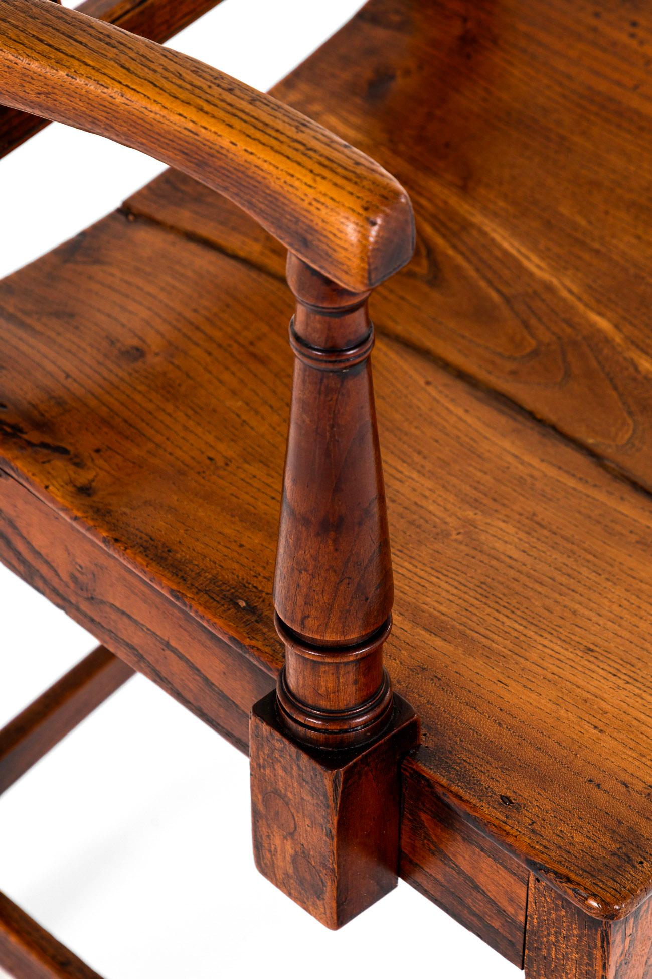 English East Anglian Open Armchair in vendita 3