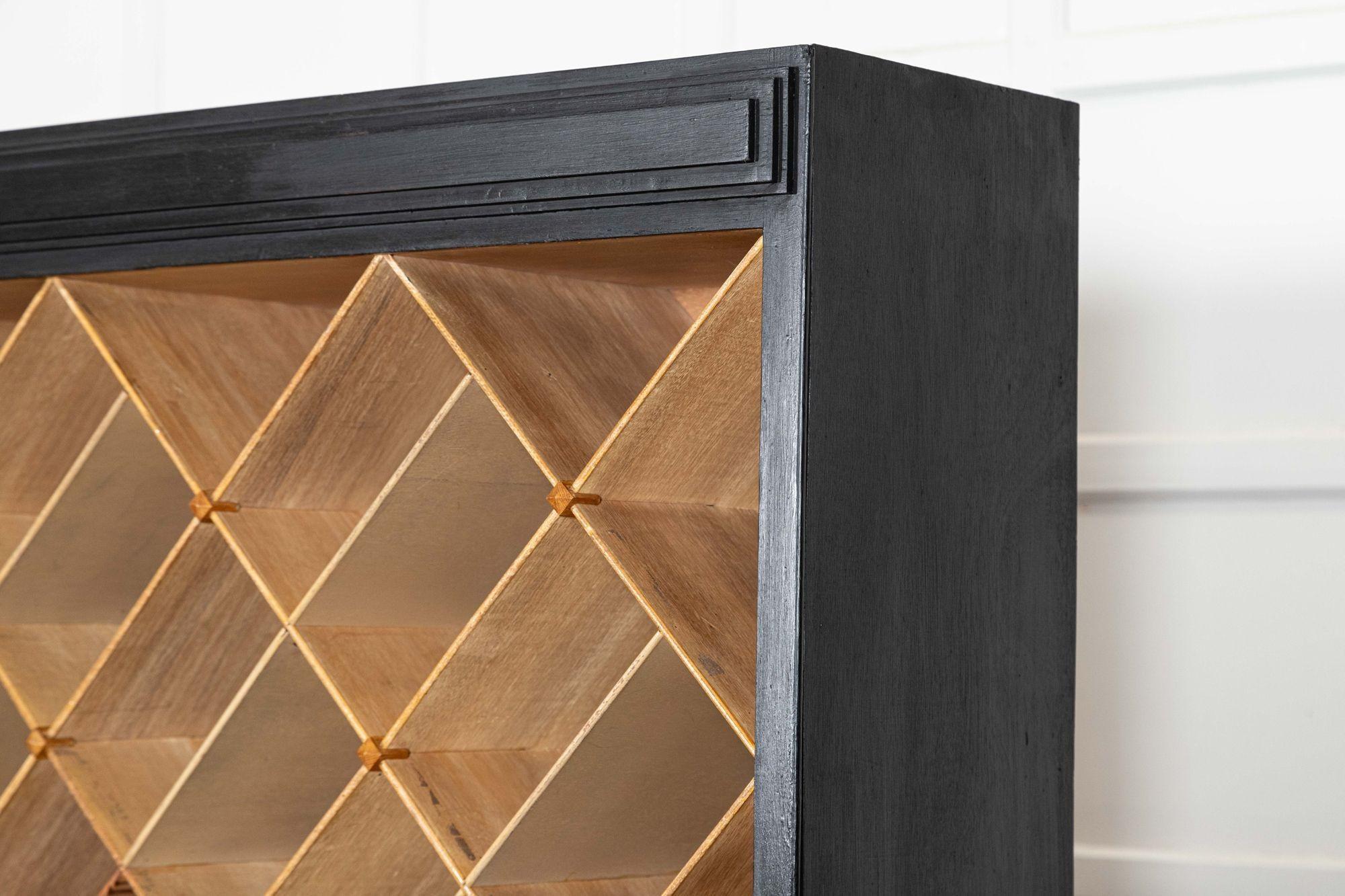 Mobile da merceria inglese in faggio ebanizzato in vendita 7