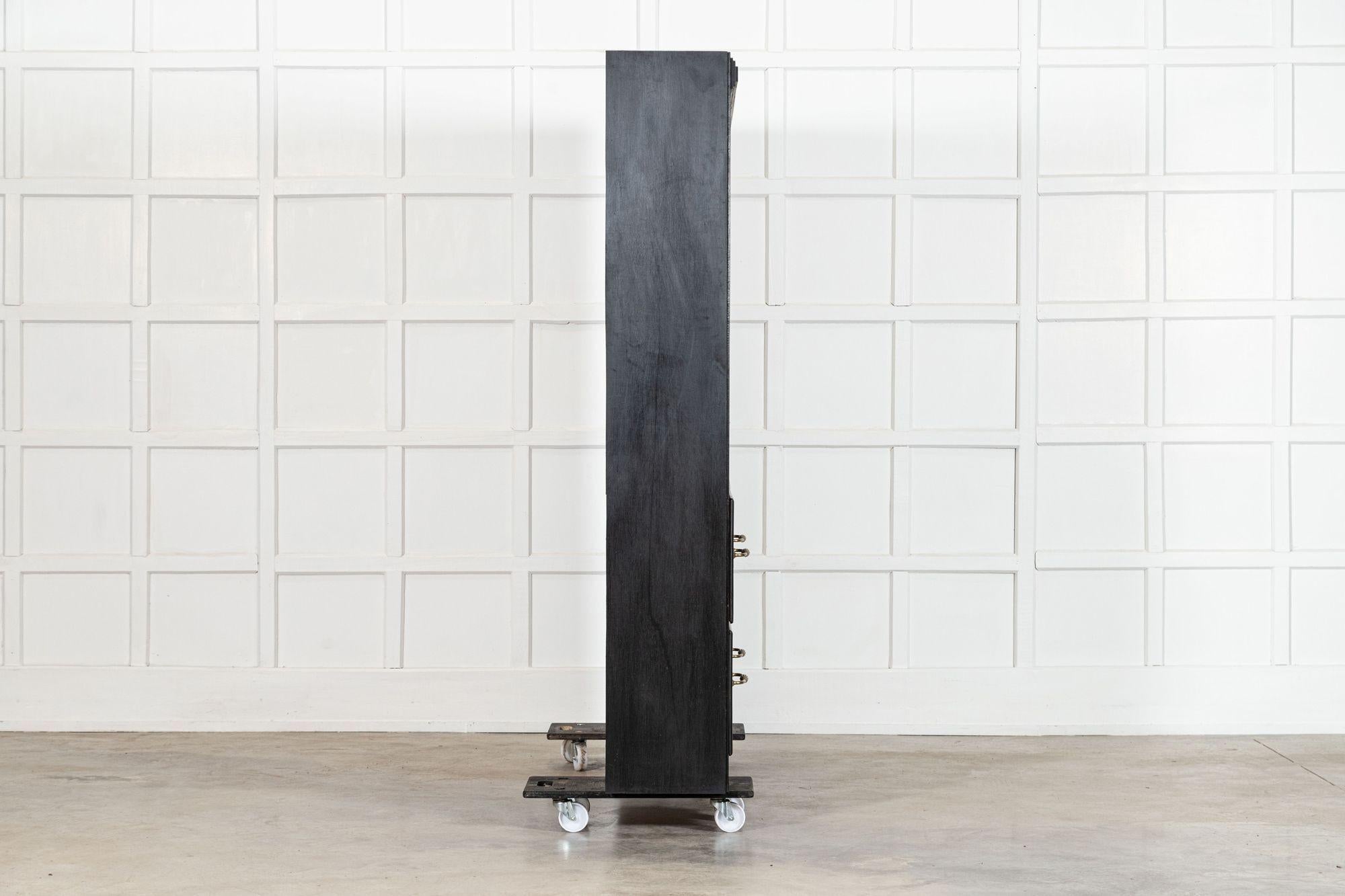 Mobile da merceria inglese in faggio ebanizzato in vendita 2