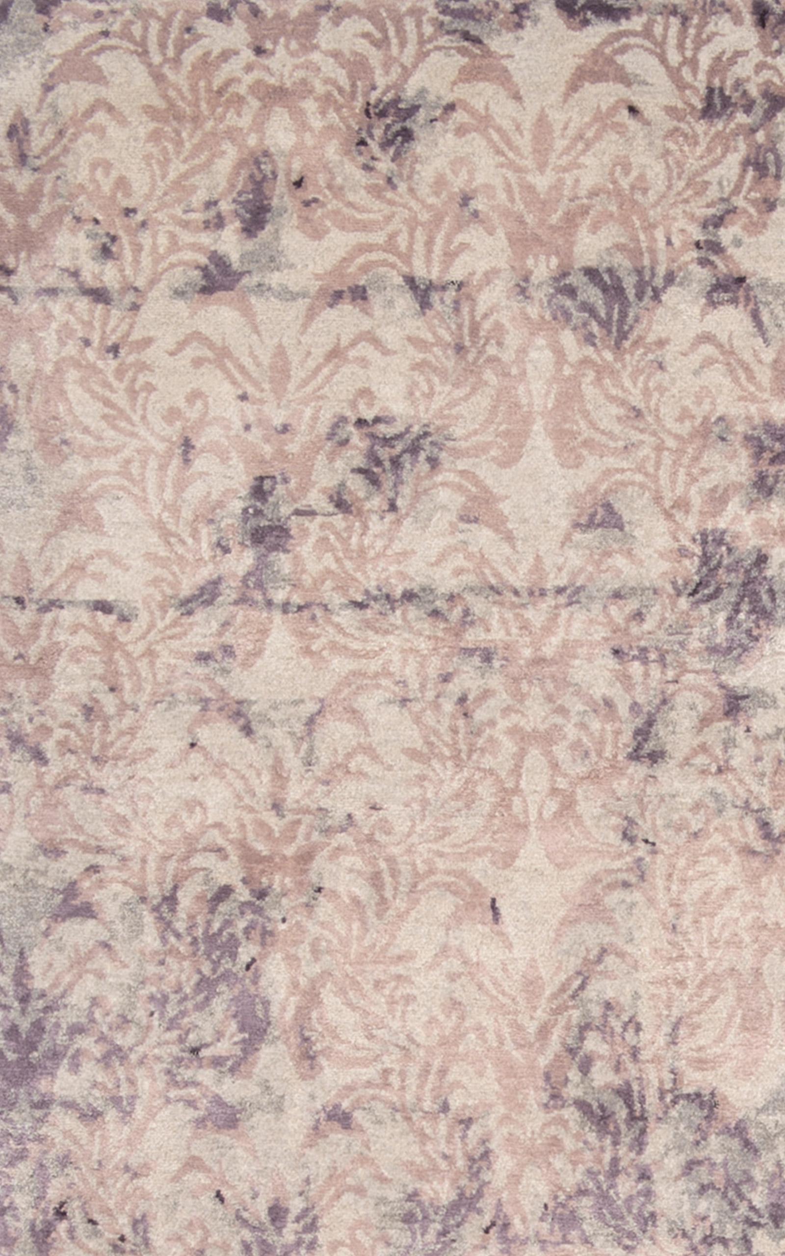 Cover ist Teil der Knots Rugs English Eccentrics Kollektion und wurde in lebhaften Grün- und Blautönen handgeknüpft. Durch den geschickten Einsatz von Farben und MATERIALEN wirkt das Rapportmuster im Damast-Stil verblasst und an manchen Stellen