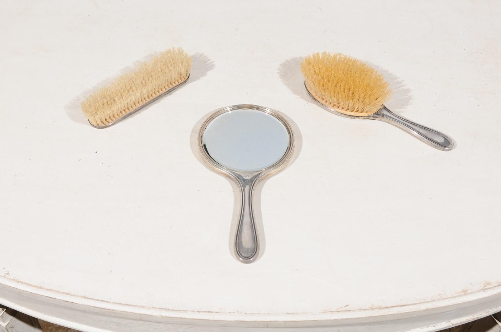 Englisch Edwardian 1900s Silver Dressing Table Mirror, Haar und Kleidung Bürsten im Zustand „Gut“ im Angebot in Atlanta, GA