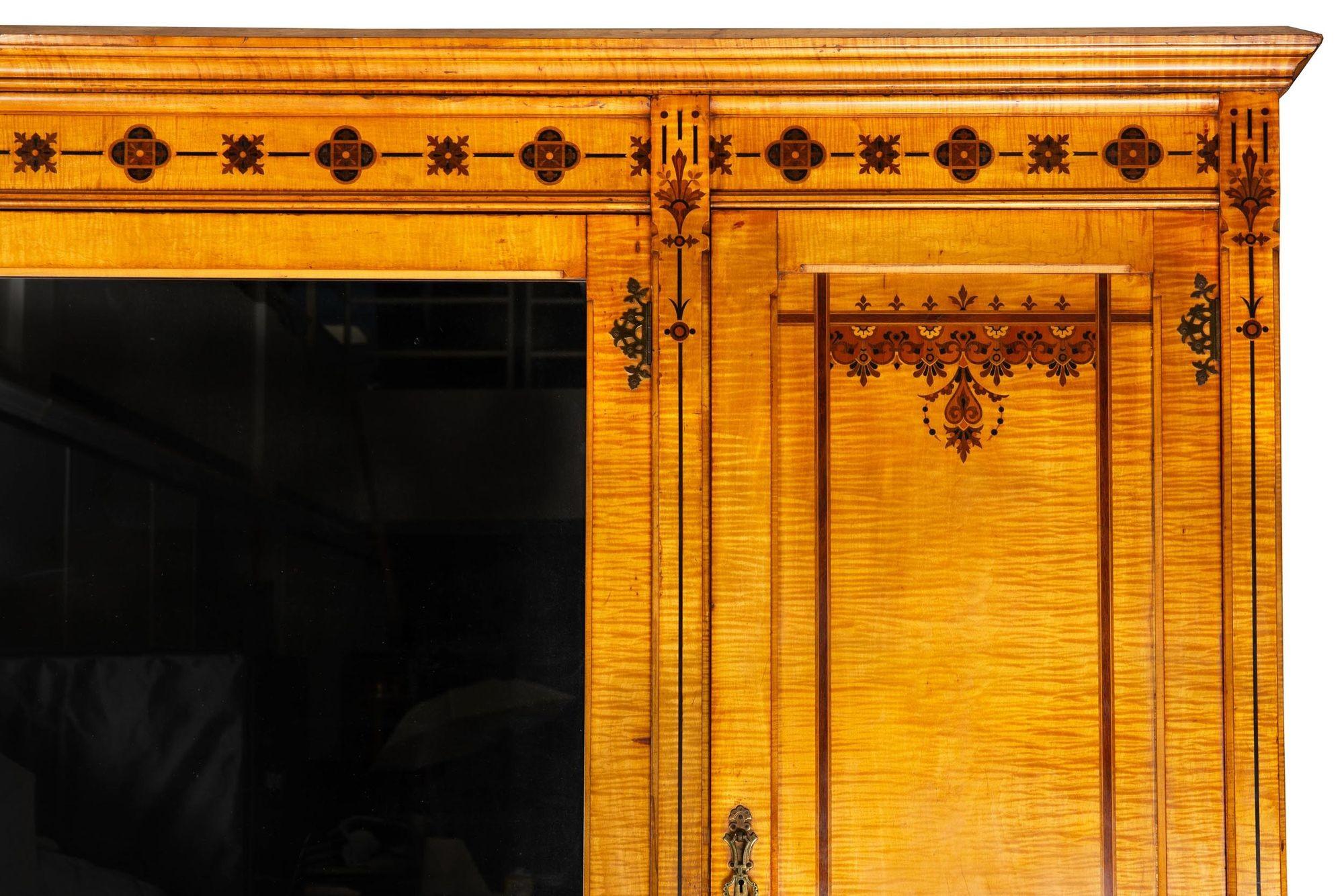 English Edwardian Antique Satinwood Three-Door Armoire Wardrobe c. 1880s For Sale 2