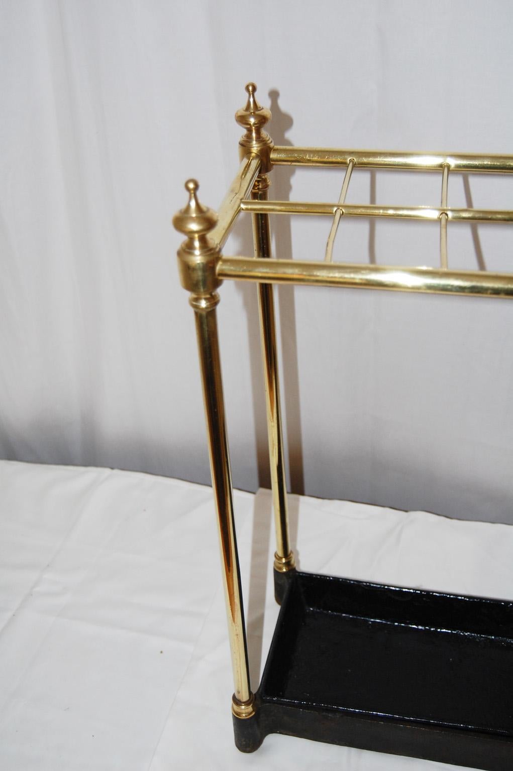English Edwardian Brass and Iron Umbrella Stand or Walking Stick Stand In Good Condition For Sale In Wells, ME
