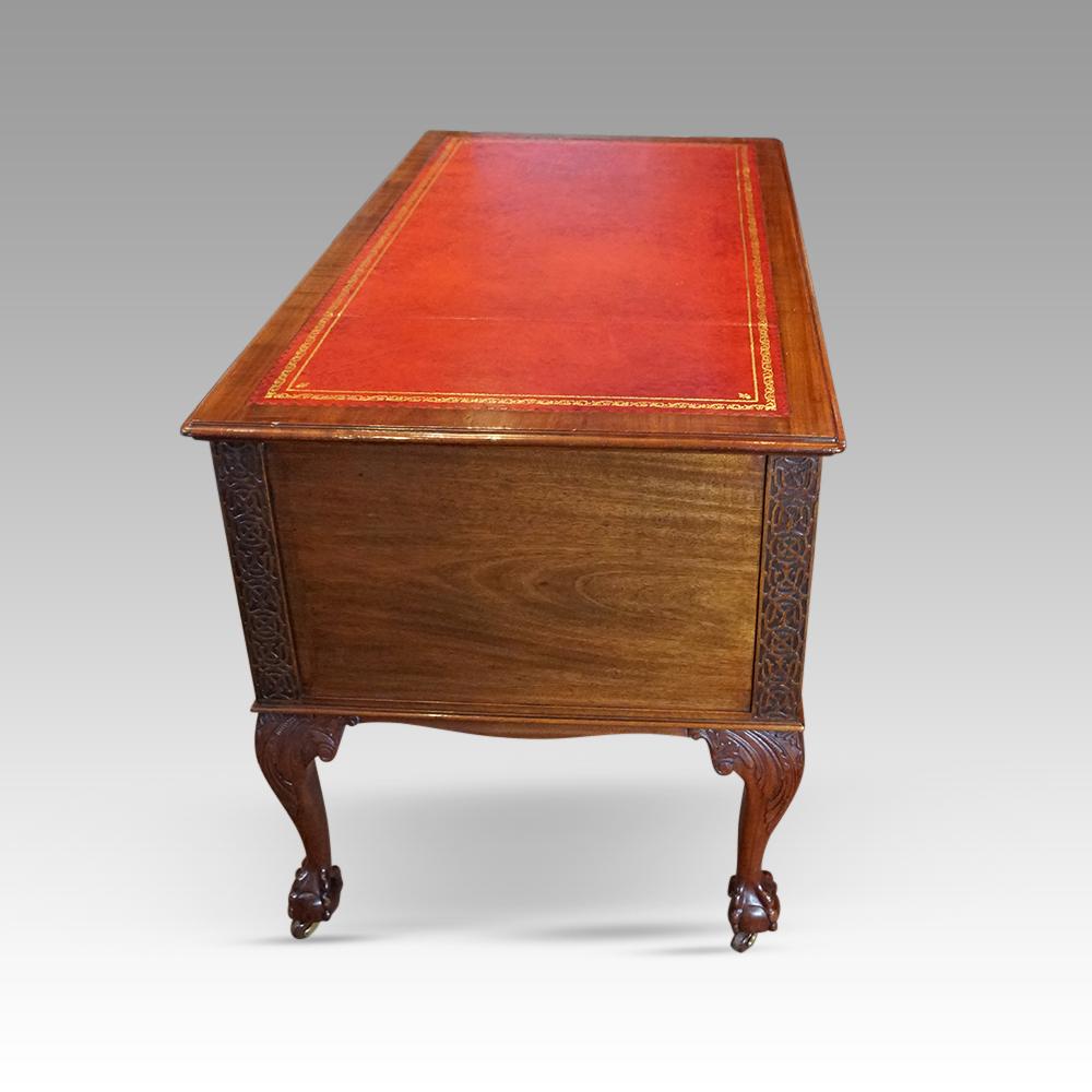 Mahogany English Edwardian Chippendale mahogany desk For Sale