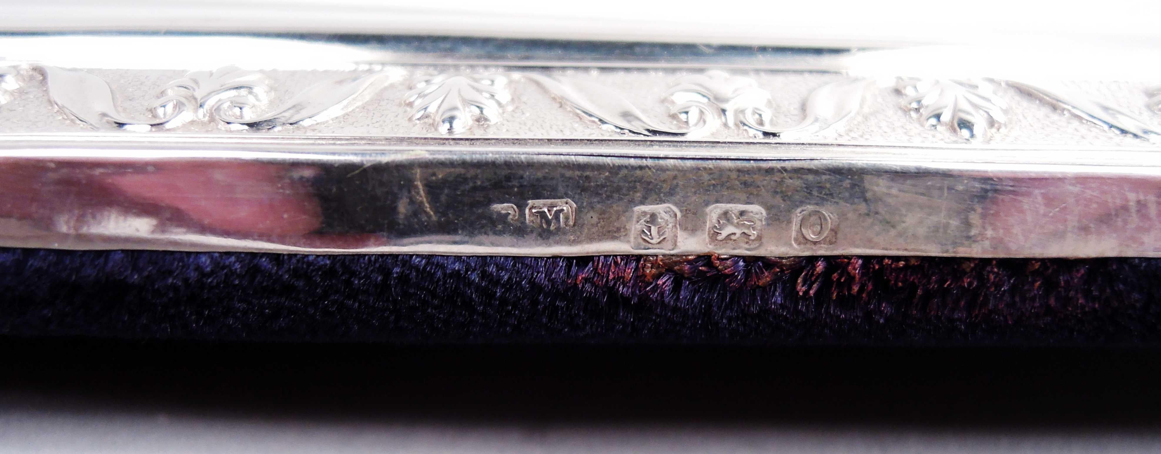 Early 20th Century English Edwardian Classical Frame for Portrait or Landscape Picture For Sale