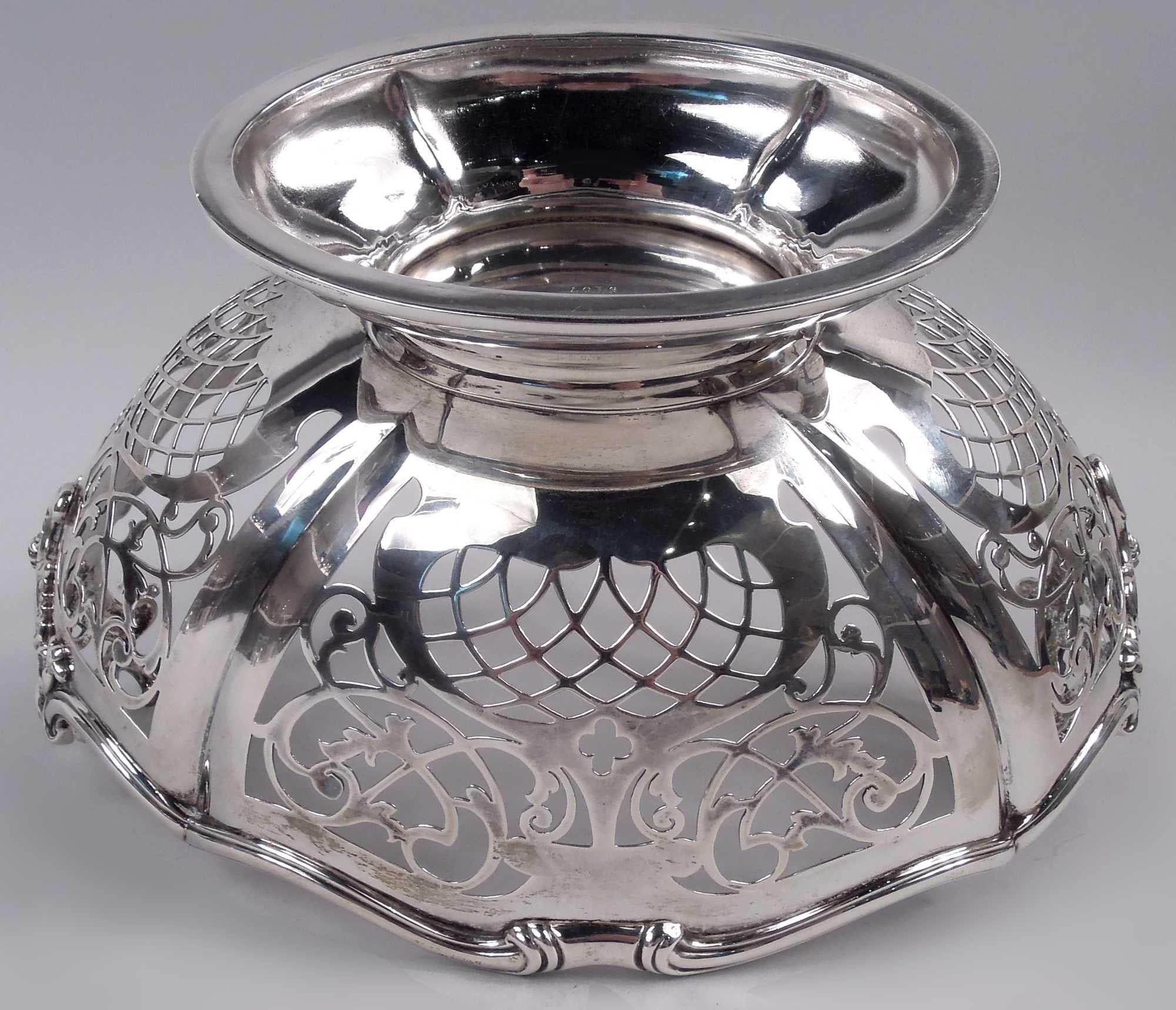 Inizio XX secolo Ciotola classica edoardiana inglese in argento traforato, 1911 in vendita