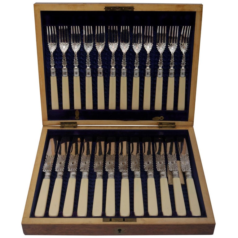 English Edwardian Cutlery Set for Twelve For Sale at 1stDibs