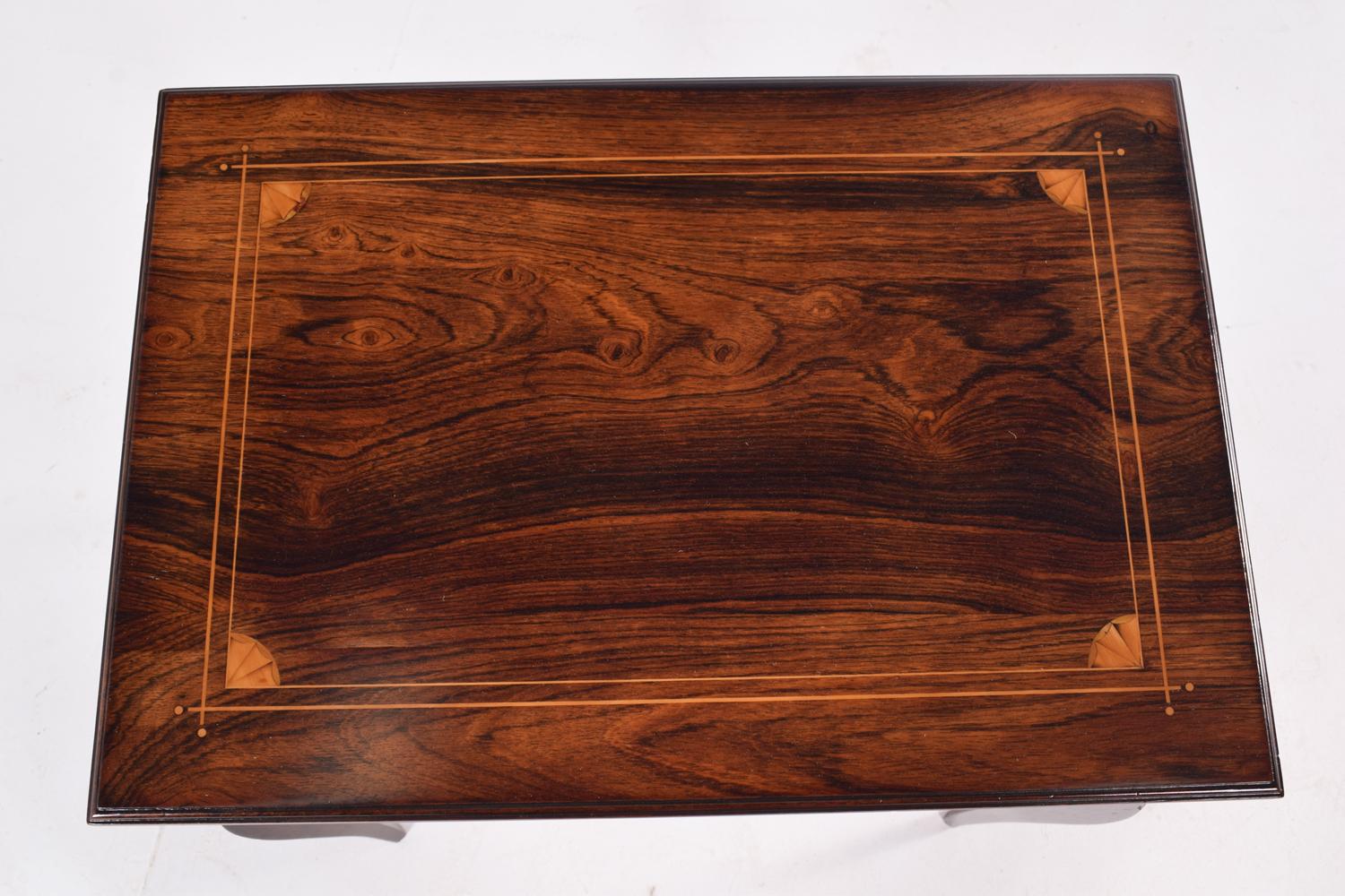 English Edwardian Decorative Inlaid Rosewood Side Table, 1910 In Good Condition For Sale In Lisboa, Lisboa