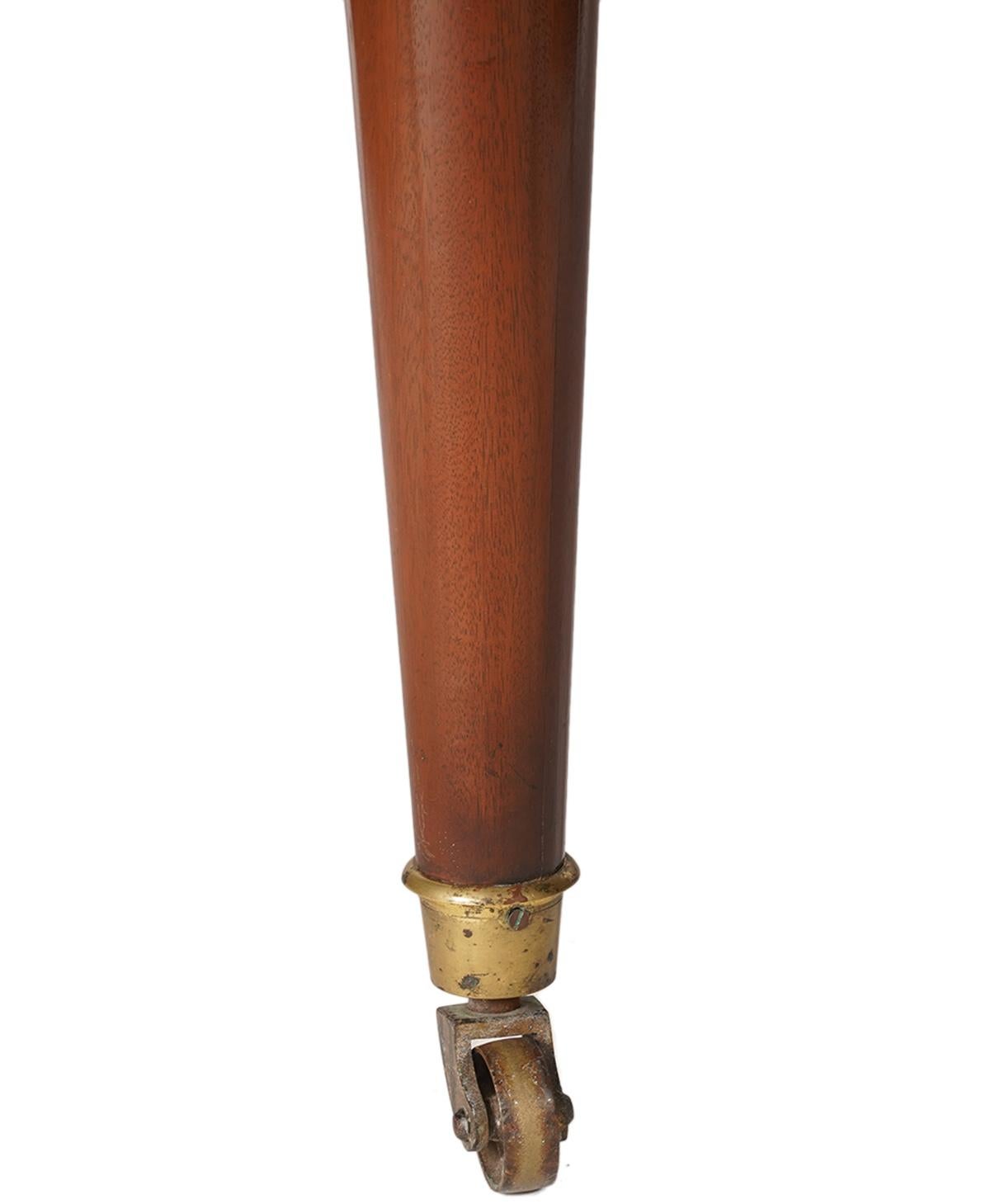 English Edwardian Extendable Bronze Mounted Mahogany Dining Table, circa 1900 6