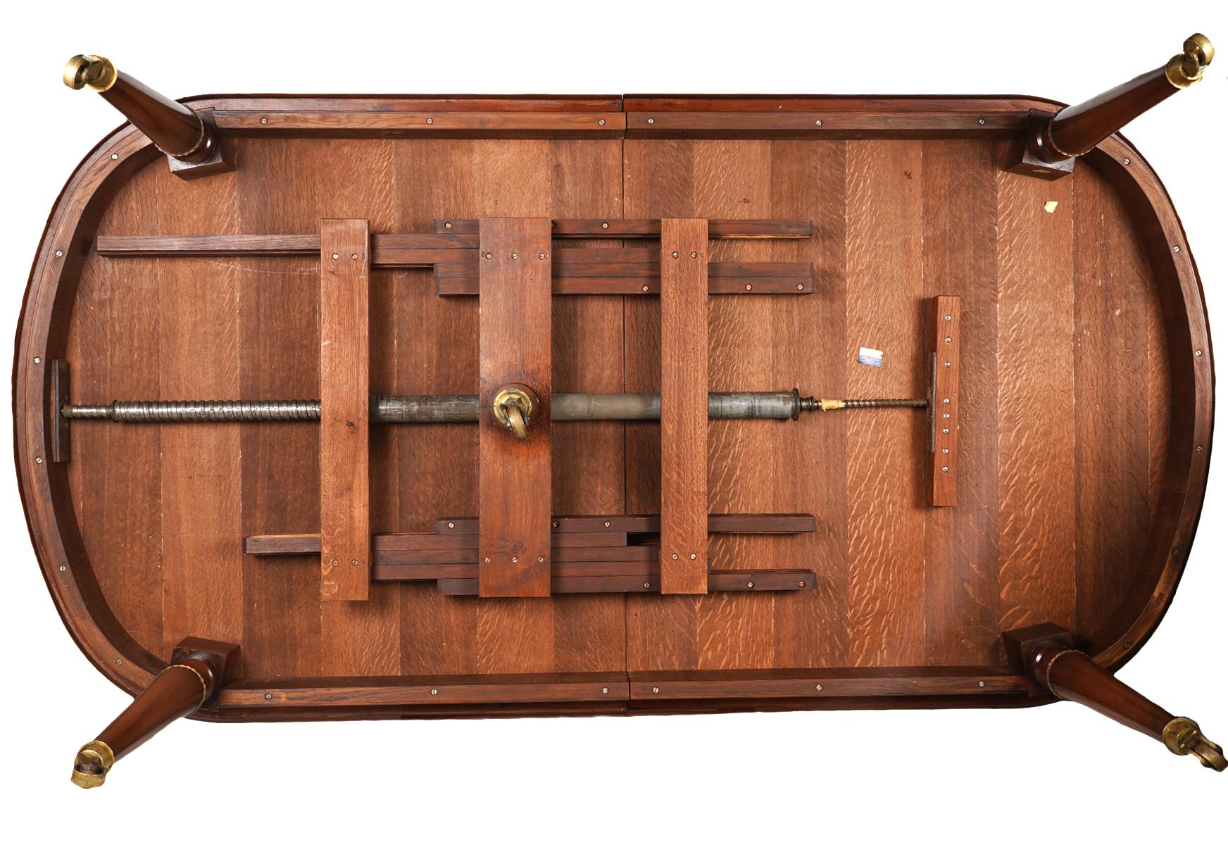 English Edwardian Extendable Bronze Mounted Mahogany Dining Table, circa 1900 10