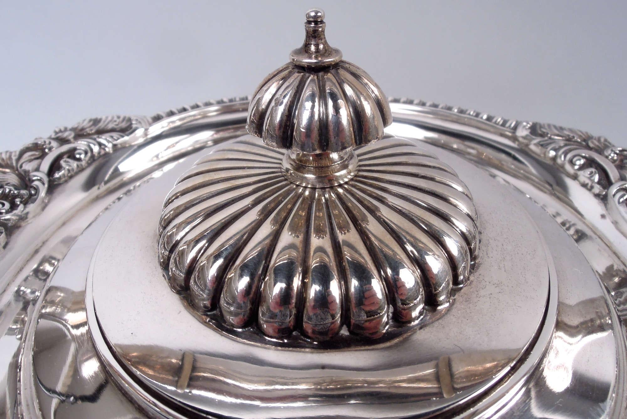 Early 20th Century English Edwardian Georgian Sterling Silver Kettle on Stand, 1904 For Sale