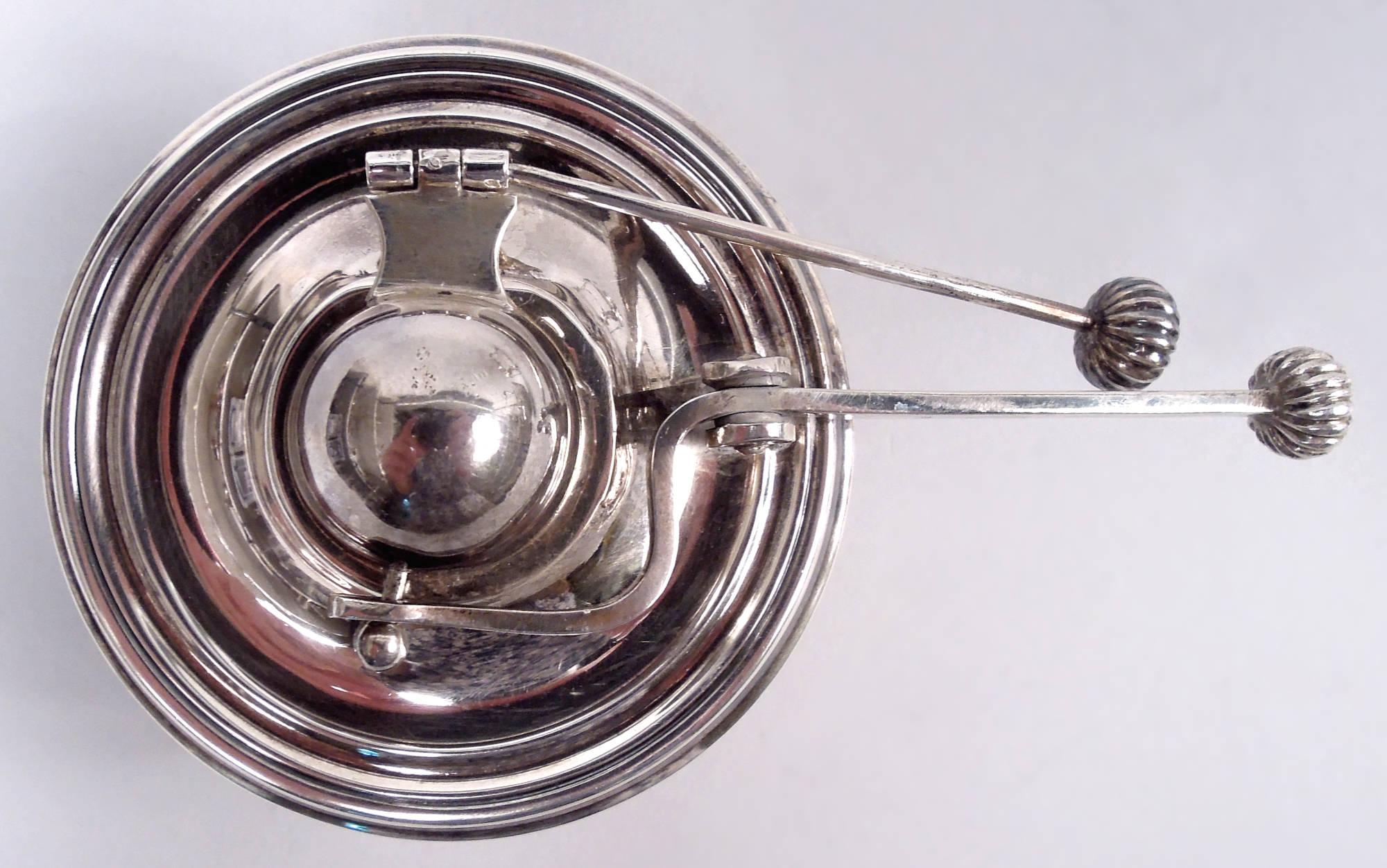 English Edwardian Georgian Sterling Silver Kettle on Stand, 1904 For Sale 4