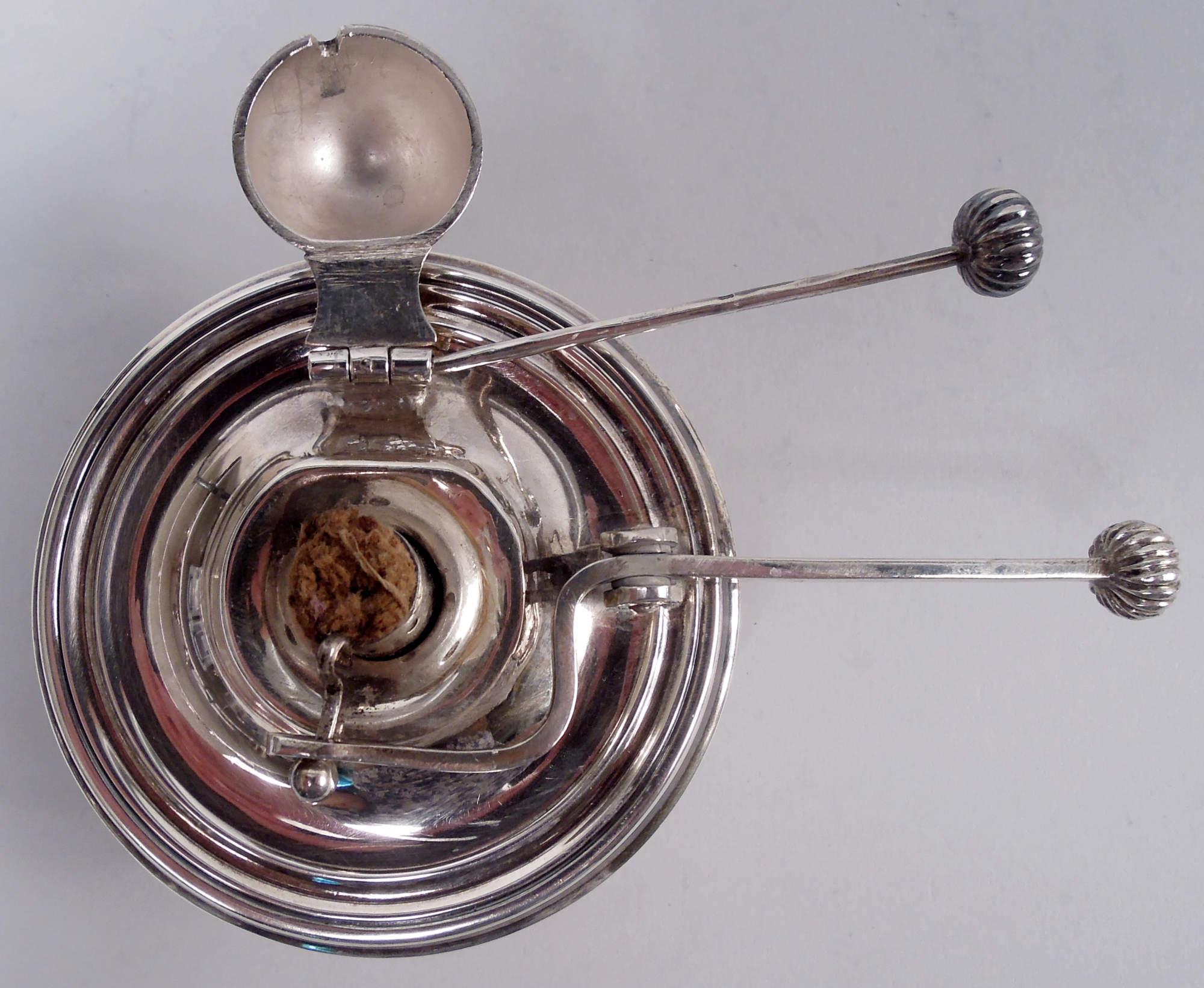 English Edwardian Georgian Sterling Silver Kettle on Stand, 1904 For Sale 5
