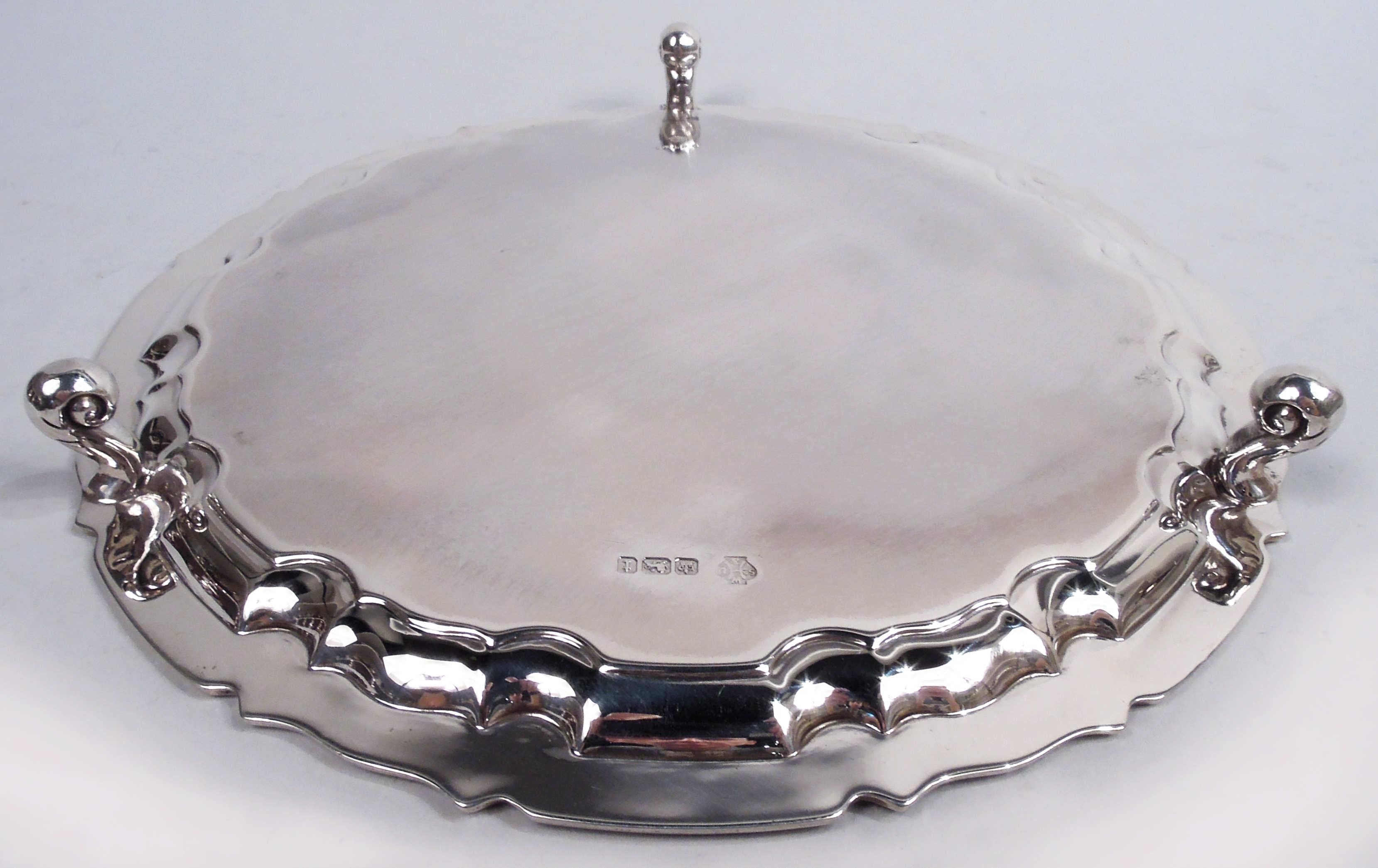 Early 20th Century English Edwardian Georgian Sterling Silver Piecrust Salver Tray, 1911 For Sale