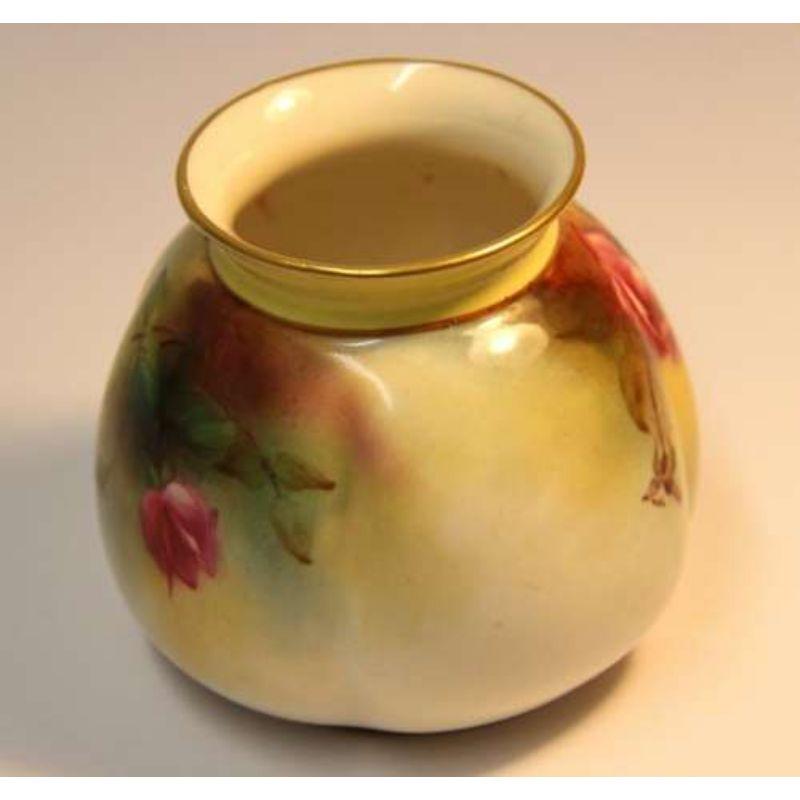 Hand-Painted English Edwardian Hadley's Royal Worcester Porcelain Floral Hand Painted Vase