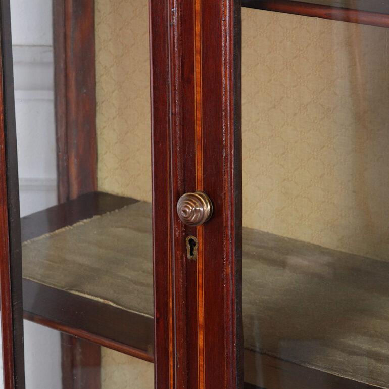 20th Century English Edwardian Inlaid Mahogany Display Cabinet Vitrine 