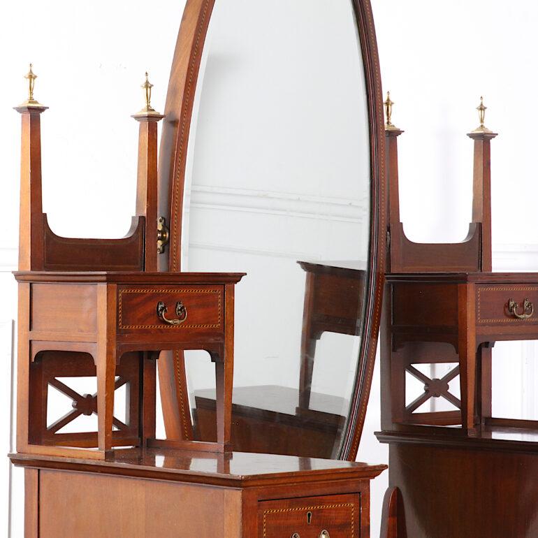 Early 20th Century English Edwardian Inlaid Mahogany Dressing Table