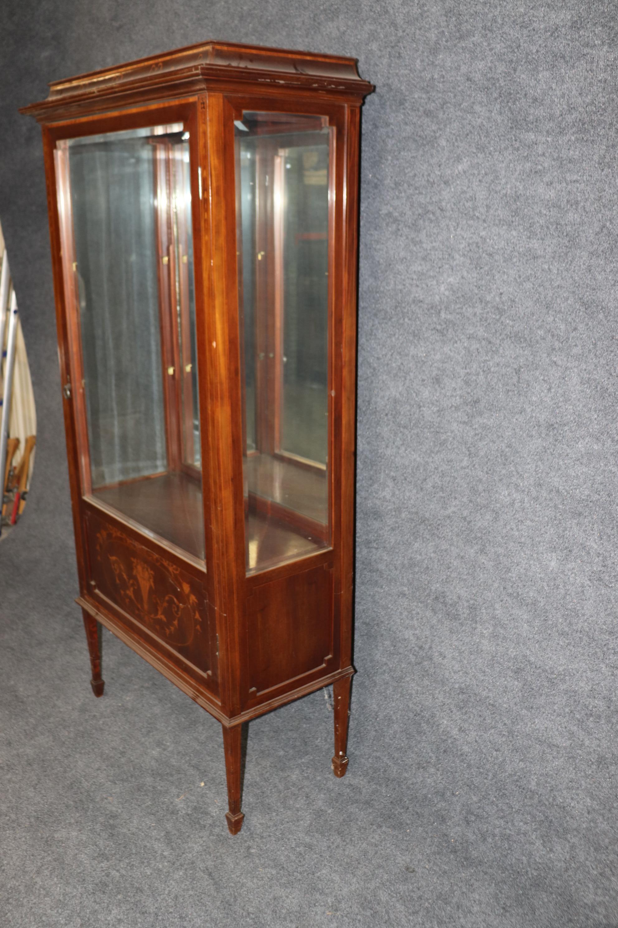 English Edwardian Inlaid Walnut and Satinwood Mirrored Vitrine Curio Cabinet  For Sale 1