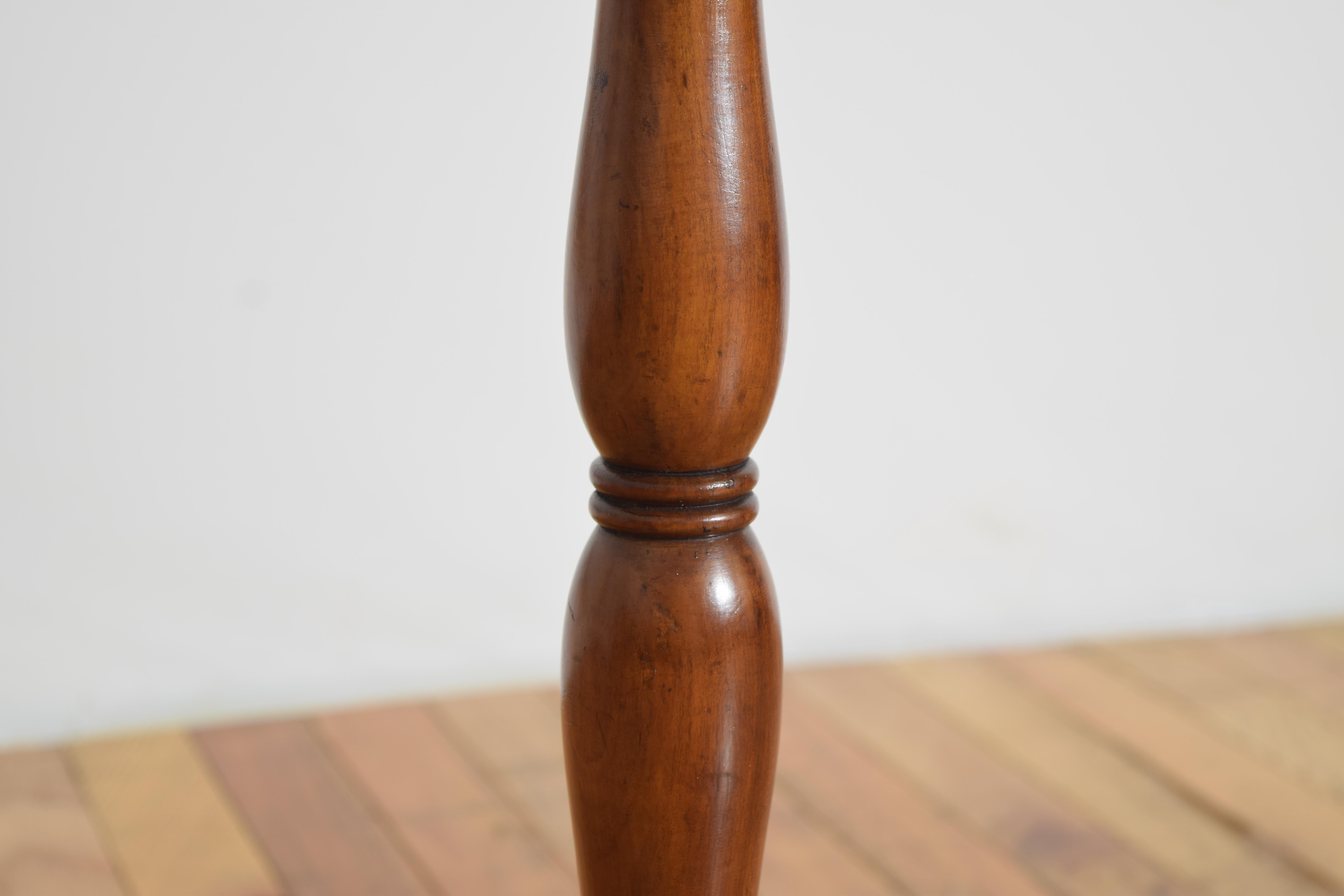 Table édouardienne anglaise en acajou et marqueterie, vers 1900 Bon état - En vente à Atlanta, GA