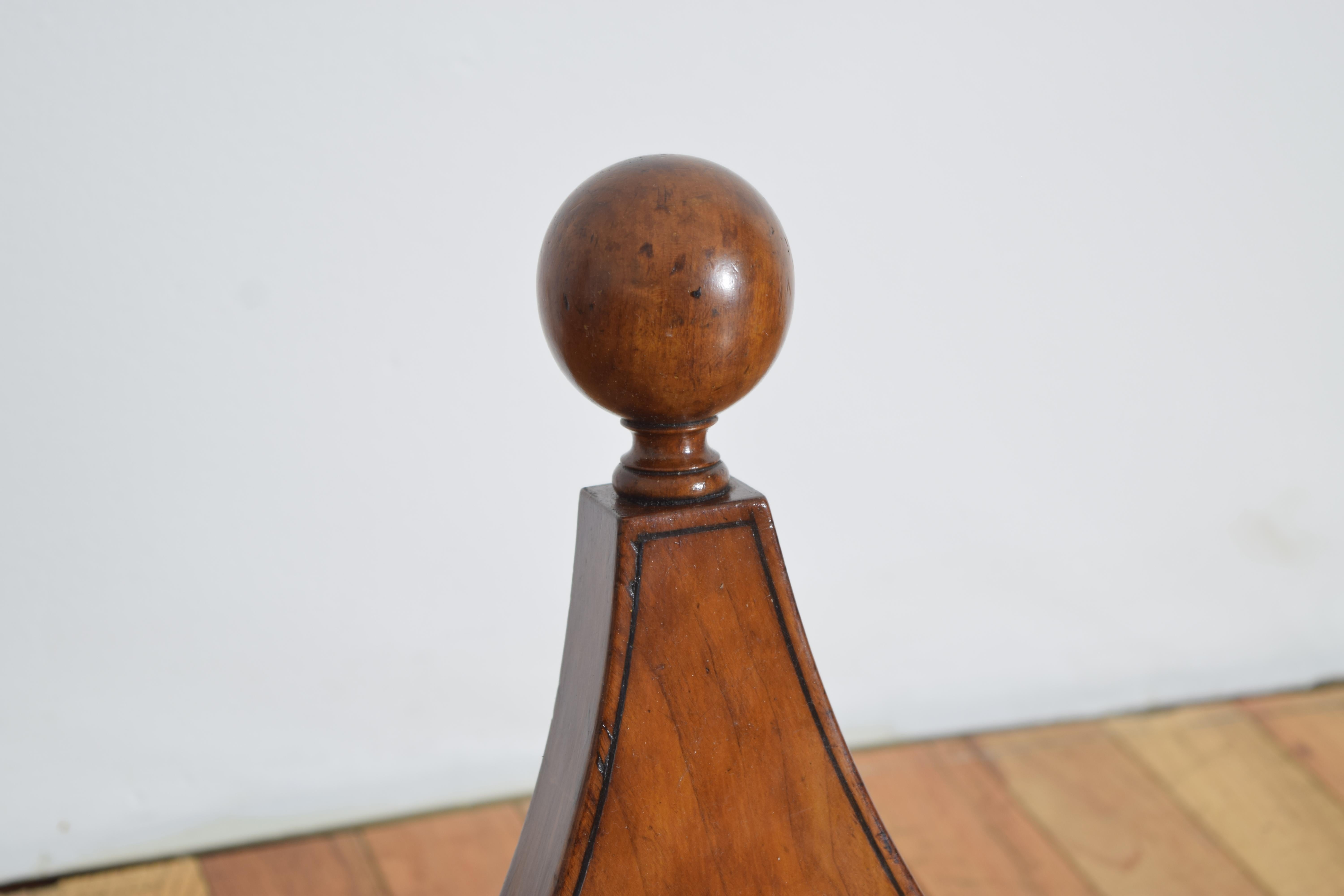 Acajou Table édouardienne anglaise en acajou et marqueterie, vers 1900 en vente