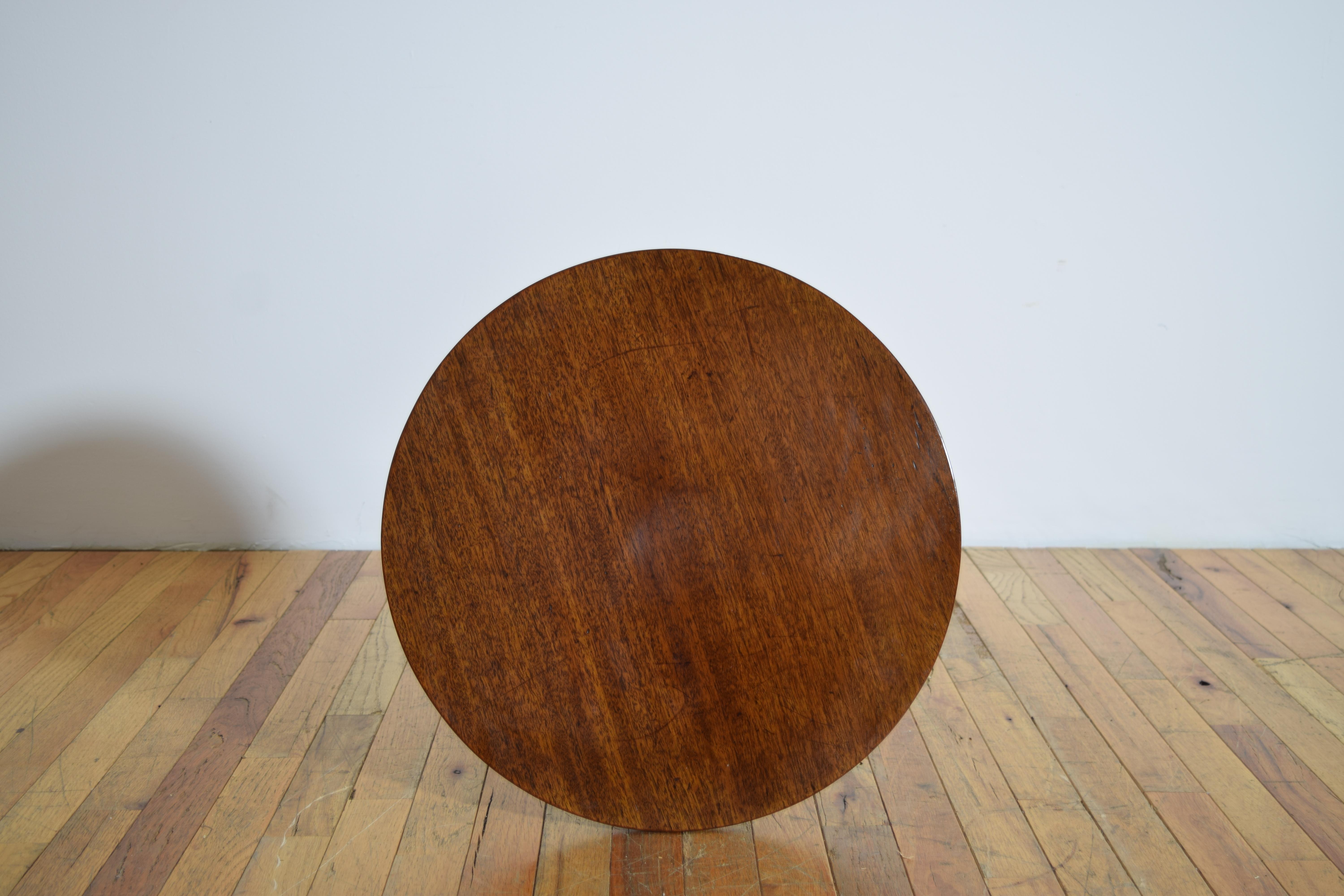 Table édouardienne anglaise en acajou et marqueterie, vers 1900 en vente 2