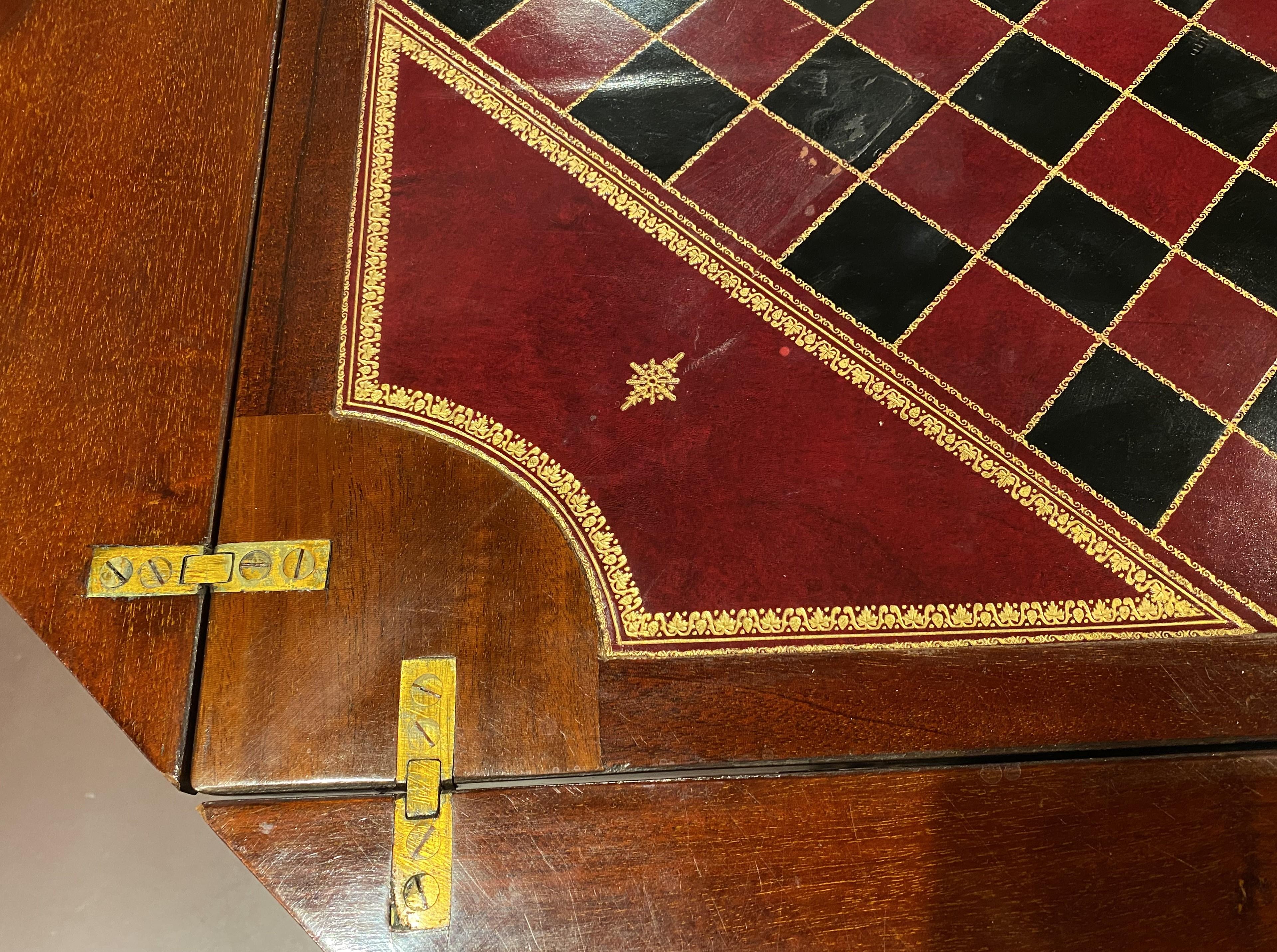 English Edwardian Mahogany Chess or Checkers Games Table with Handkerchief Top For Sale 4