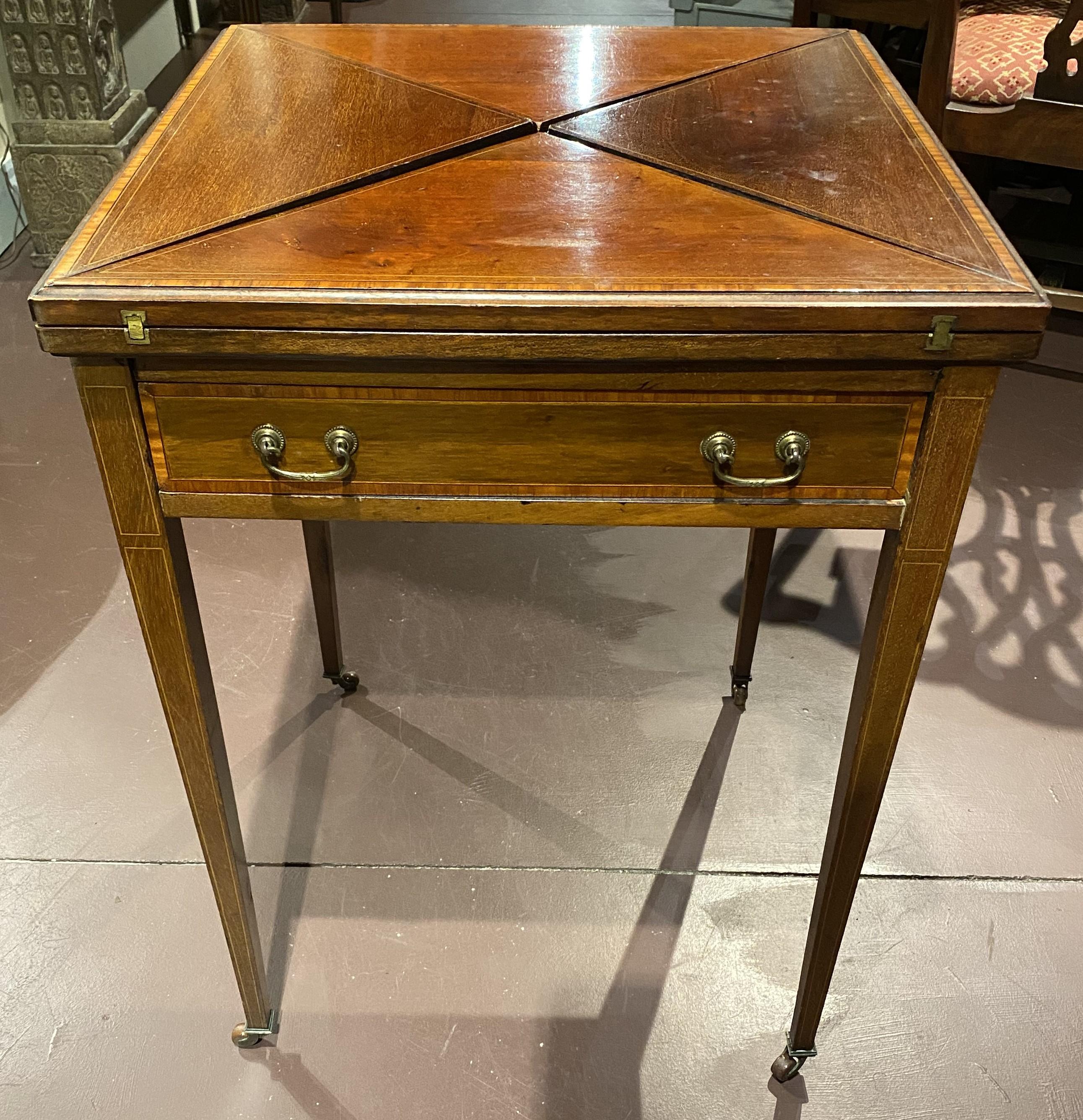 English Edwardian Mahogany Chess or Checkers Games Table with Handkerchief Top In Good Condition For Sale In Milford, NH