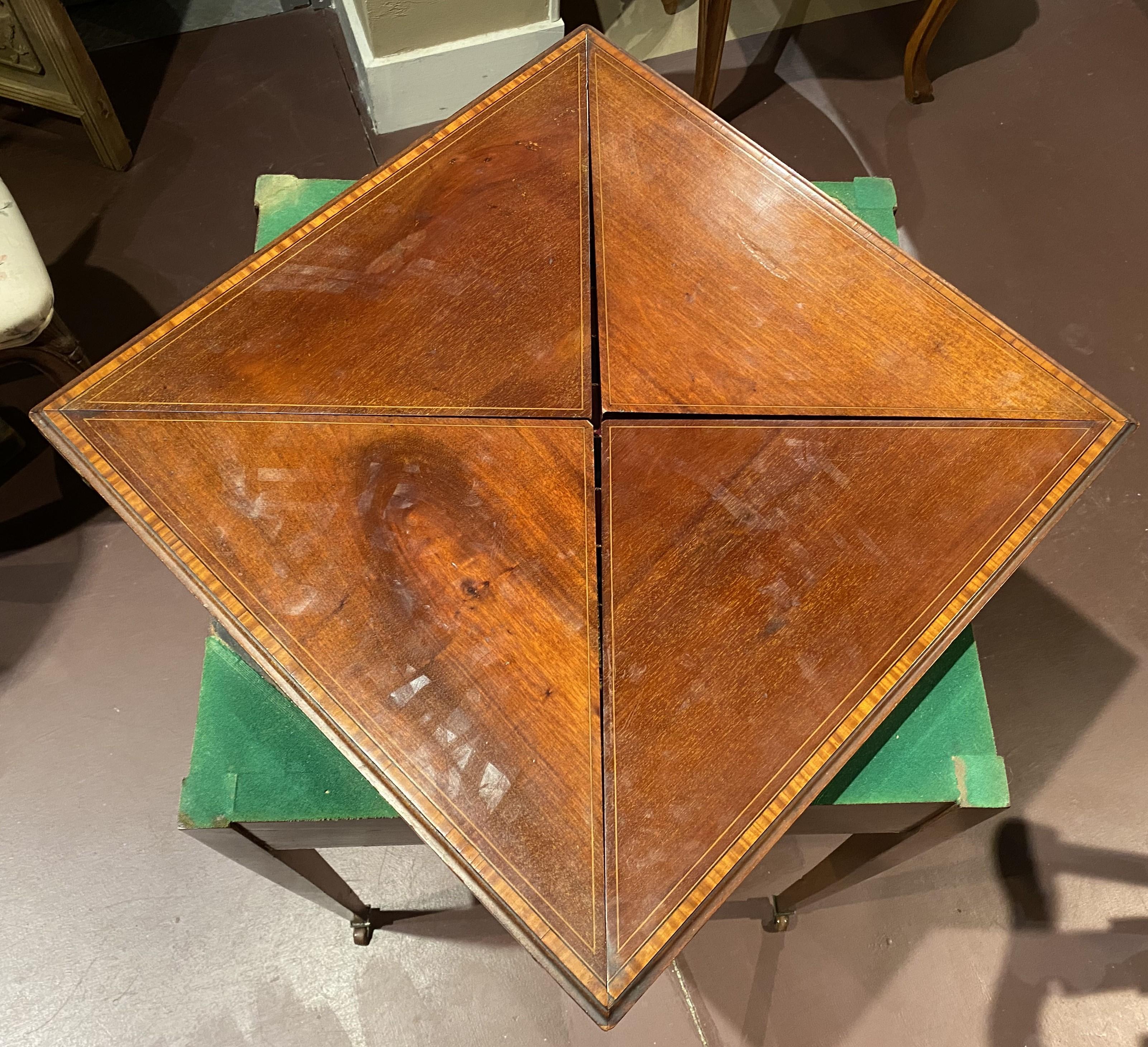 20th Century English Edwardian Mahogany Chess or Checkers Games Table with Handkerchief Top For Sale