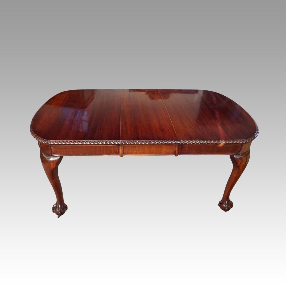English Edwardian Mahogany Extending Dining Table, circa 1910 For Sale 6