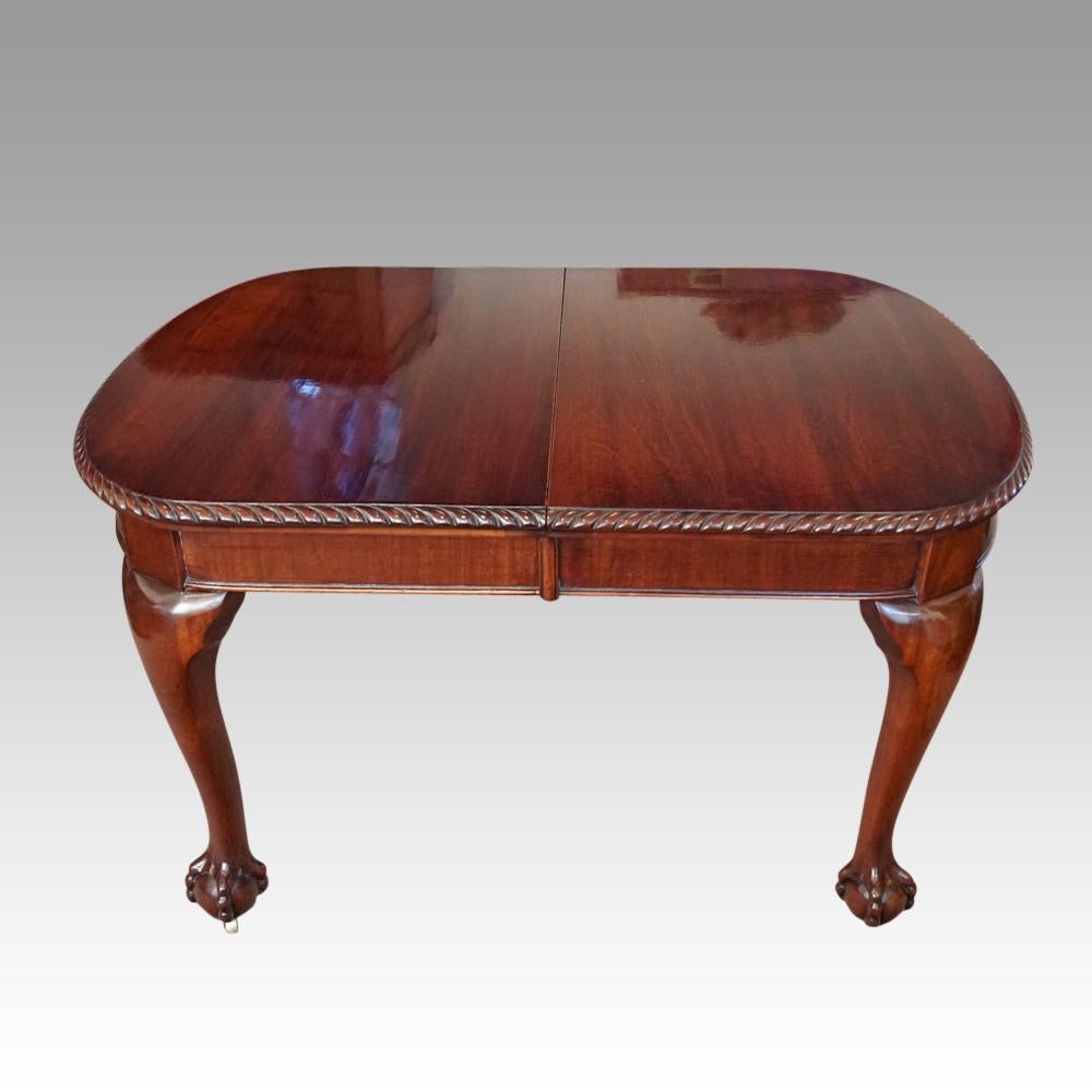 English Edwardian Mahogany Extending Dining Table, circa 1910 For Sale 7