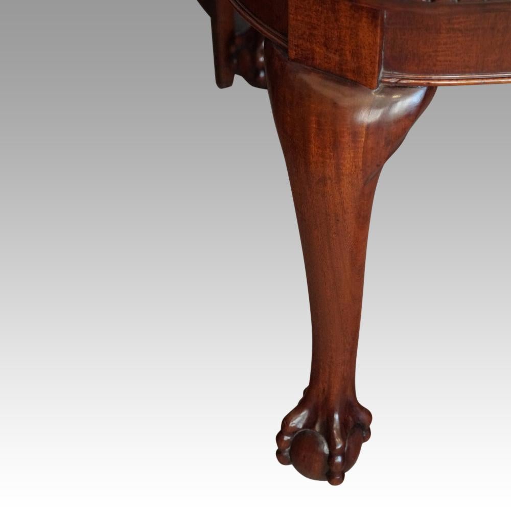 English Edwardian Mahogany Extending Dining Table, circa 1910 For Sale 4