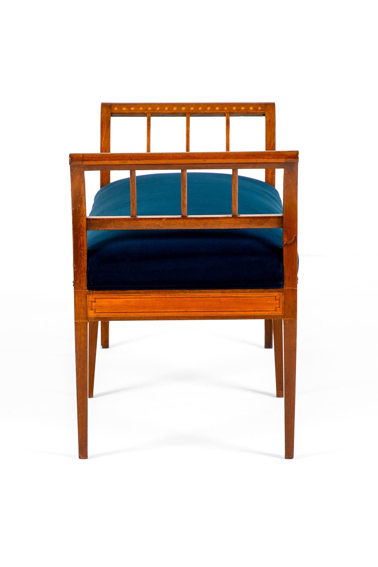 Hand-Carved English Edwardian Mahogany Window Seat For Sale