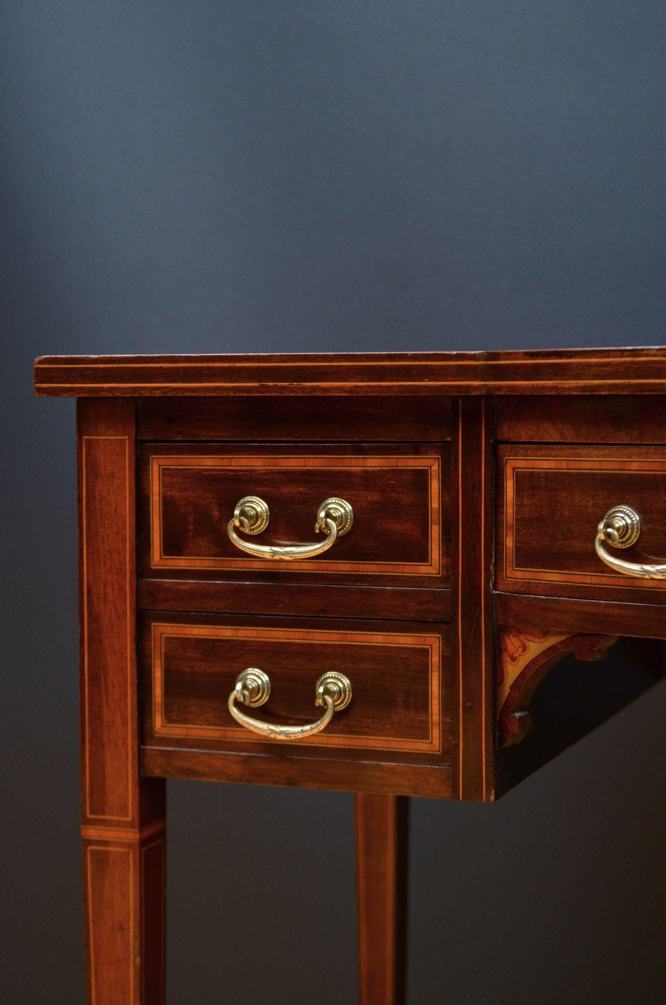 Mesa de escritorio inglesa eduardiana de caoba en venta 5