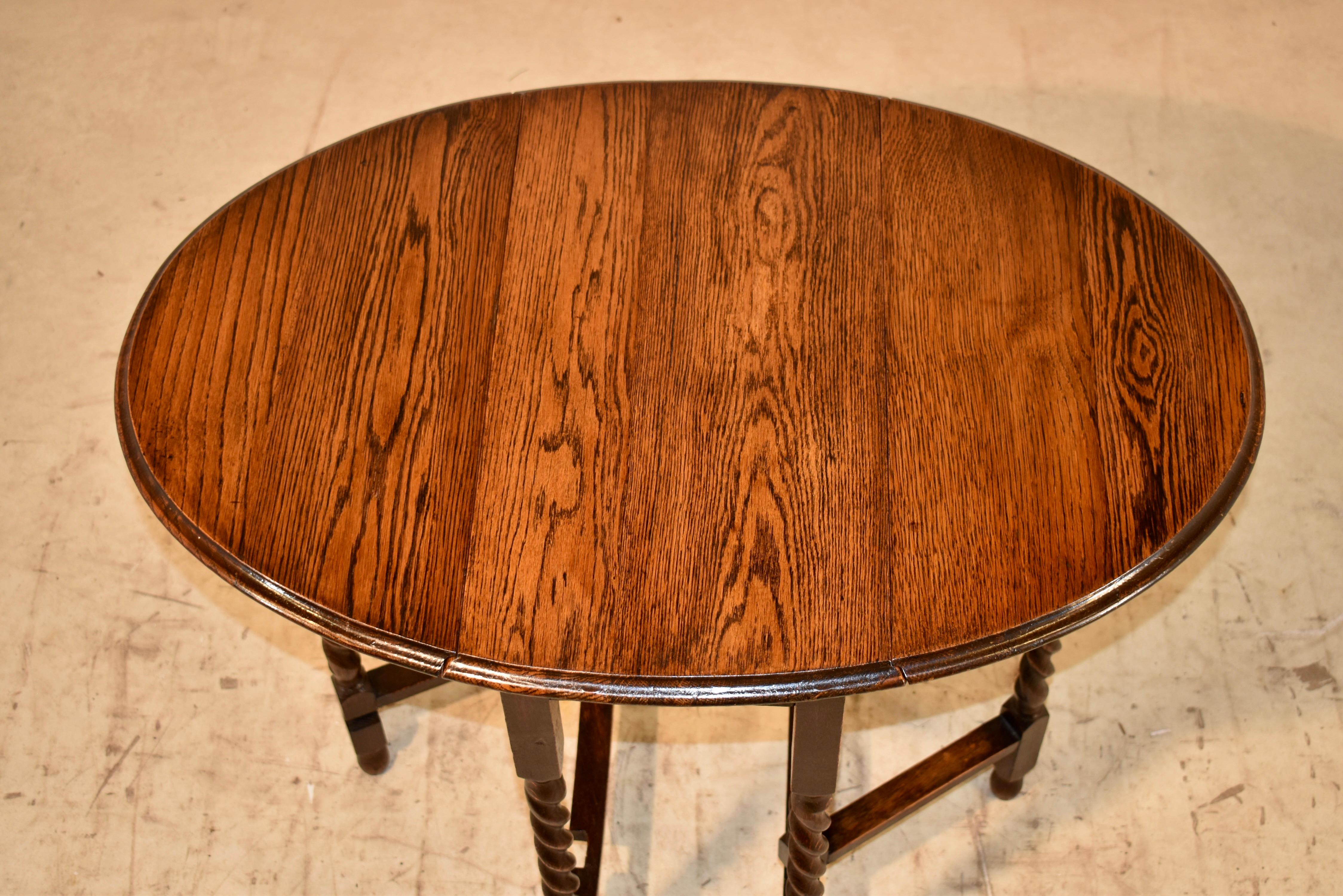 English Edwardian Oak Gate-Leg Table, Circa 1900 For Sale 5