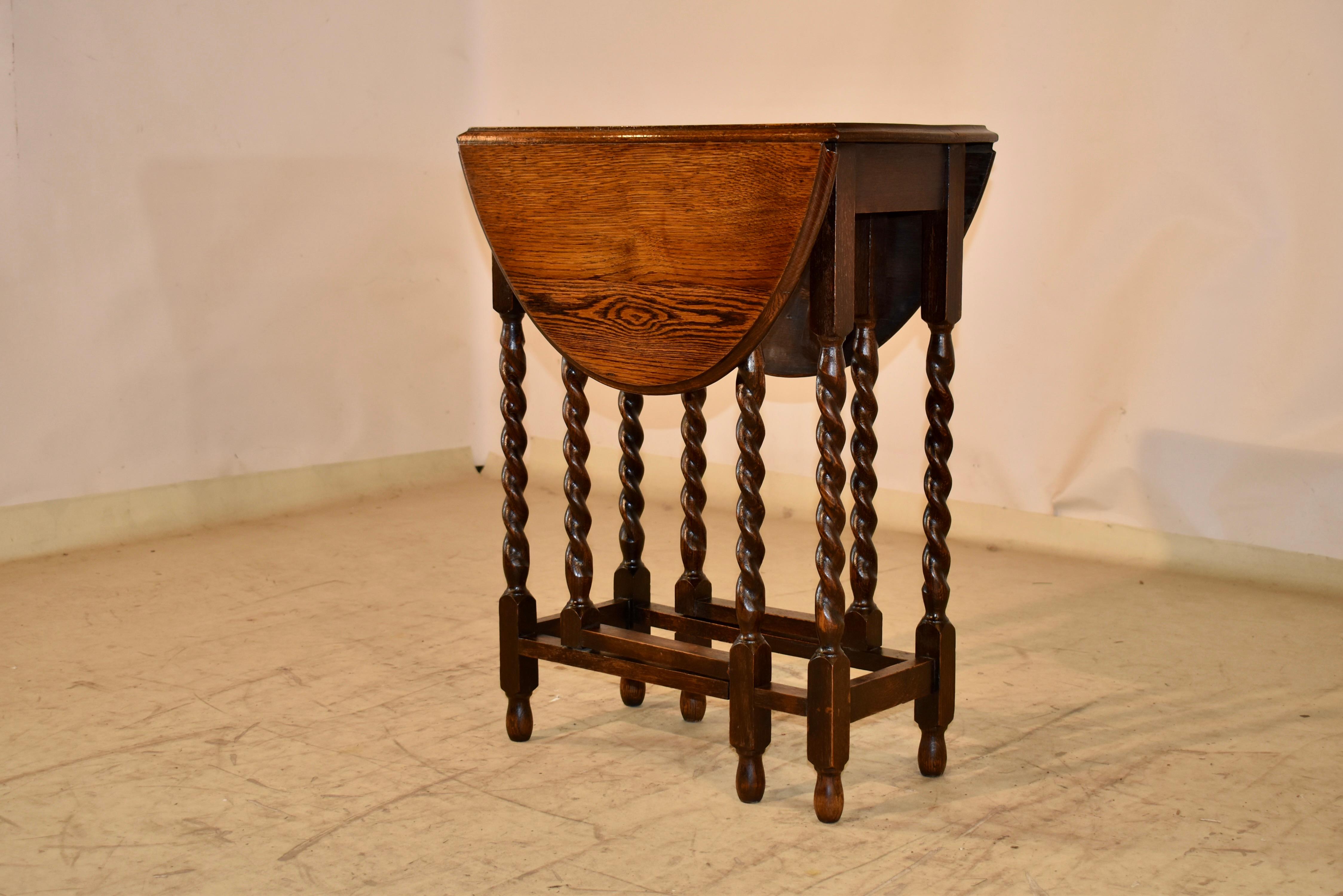 English Edwardian Oak Gate-Leg Table, Circa 1900 For Sale 1