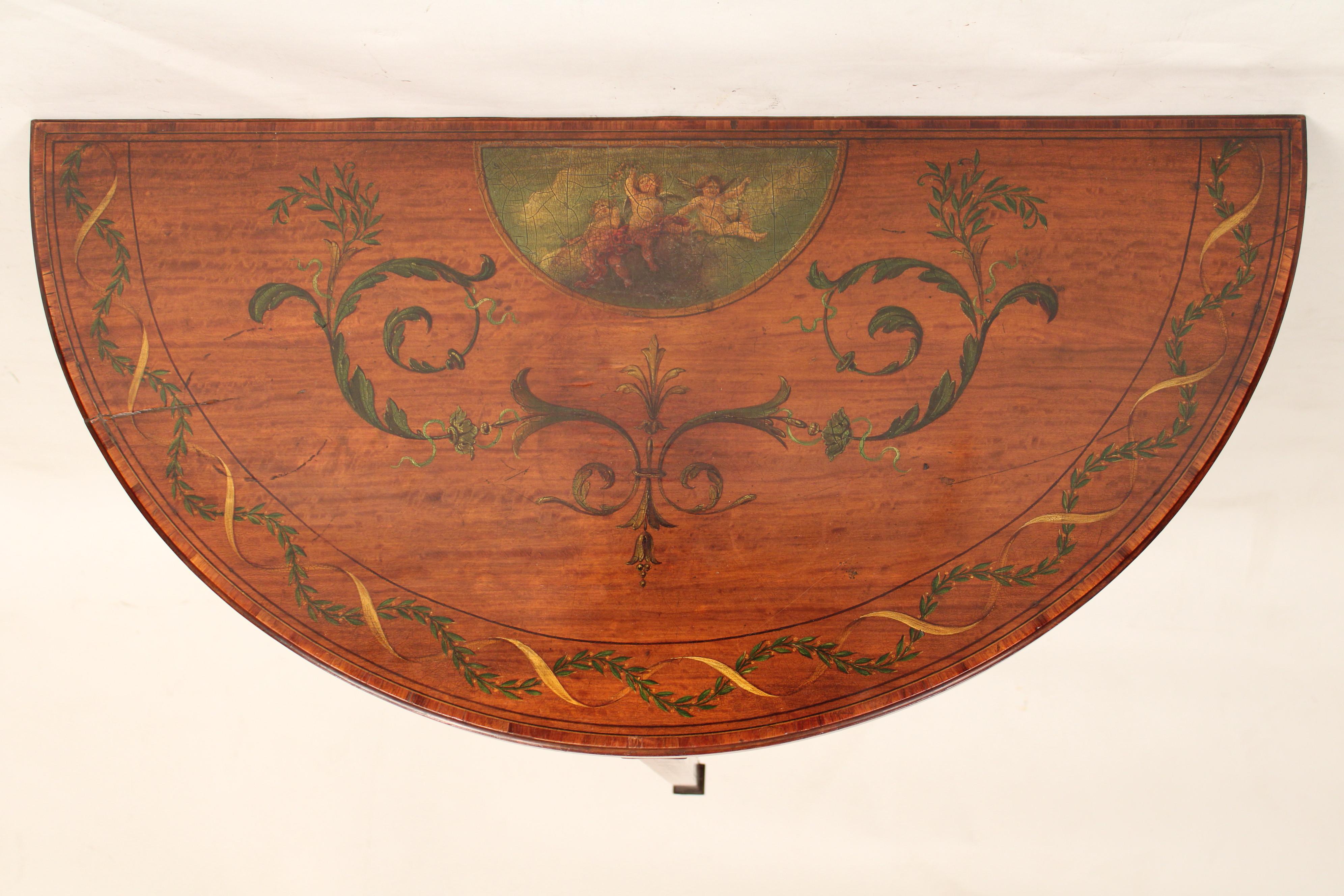 Table de jeu anglaise édouardienne en bois de satin peint en vente 2