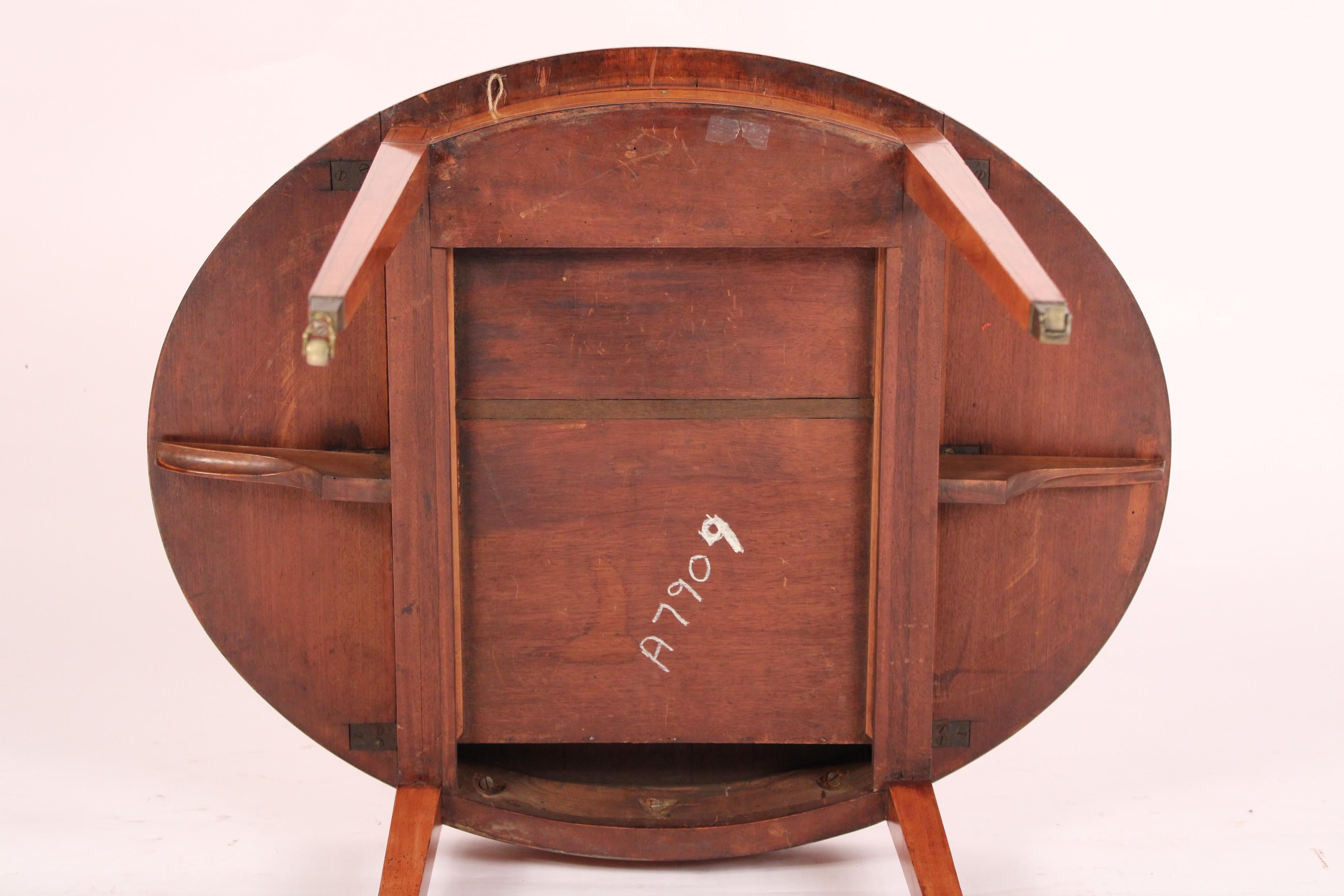 Table Pembroke anglaise édouardienne peinte en bois de satin en vente 4