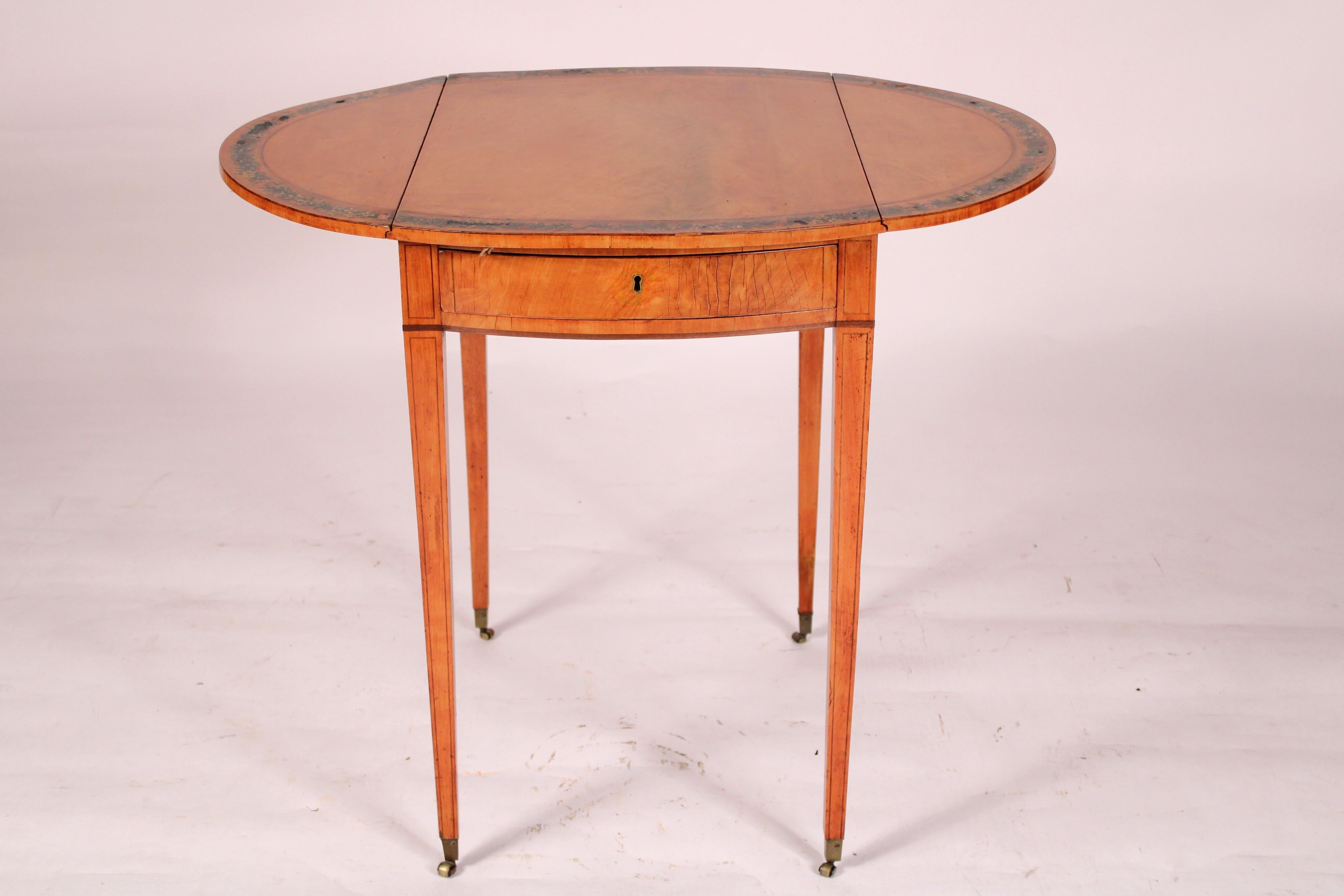 Table Pembroke anglaise édouardienne peinte en bois de satin Bon état - En vente à Laguna Beach, CA