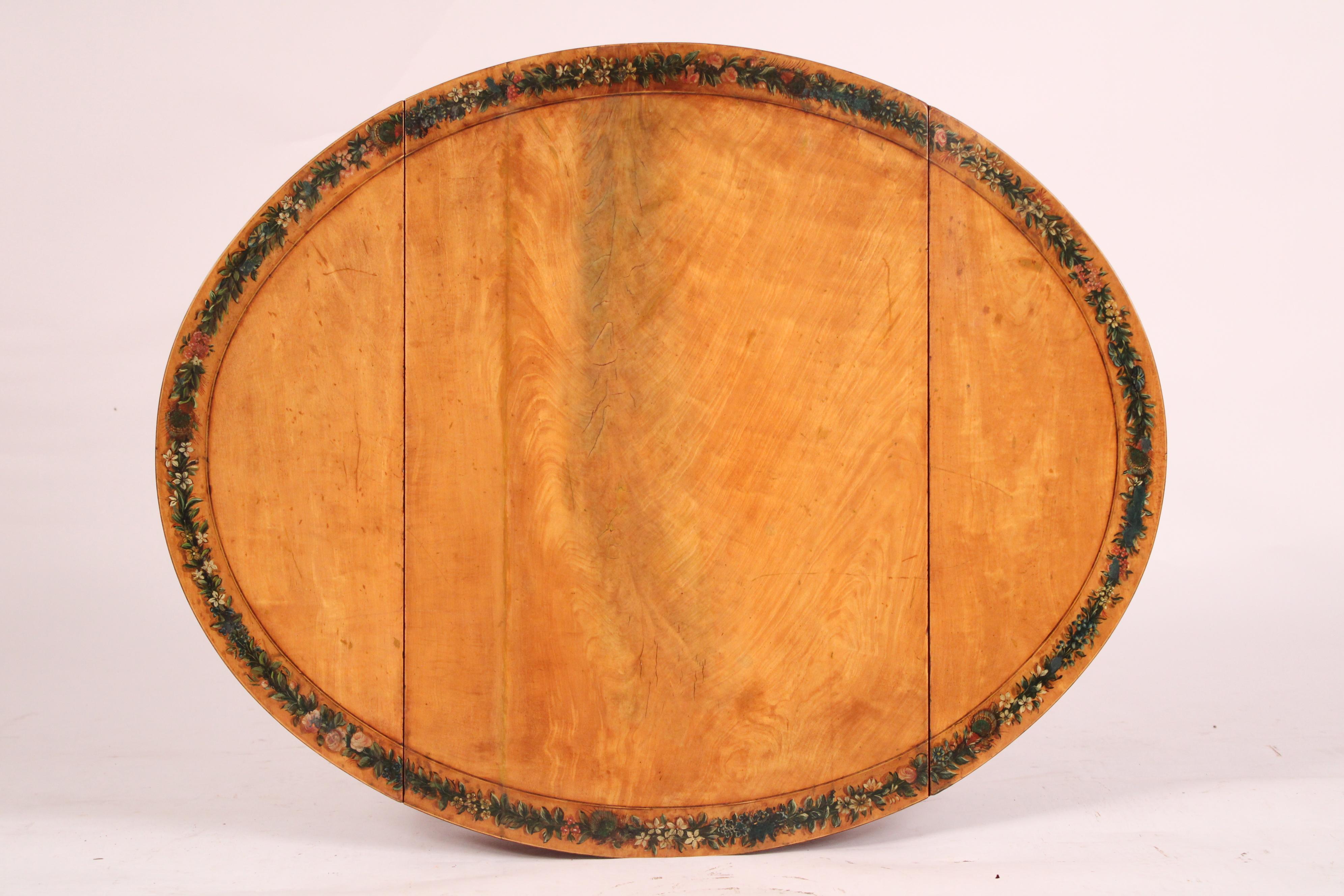 Fin du XIXe siècle Table Pembroke anglaise édouardienne peinte en bois de satin en vente