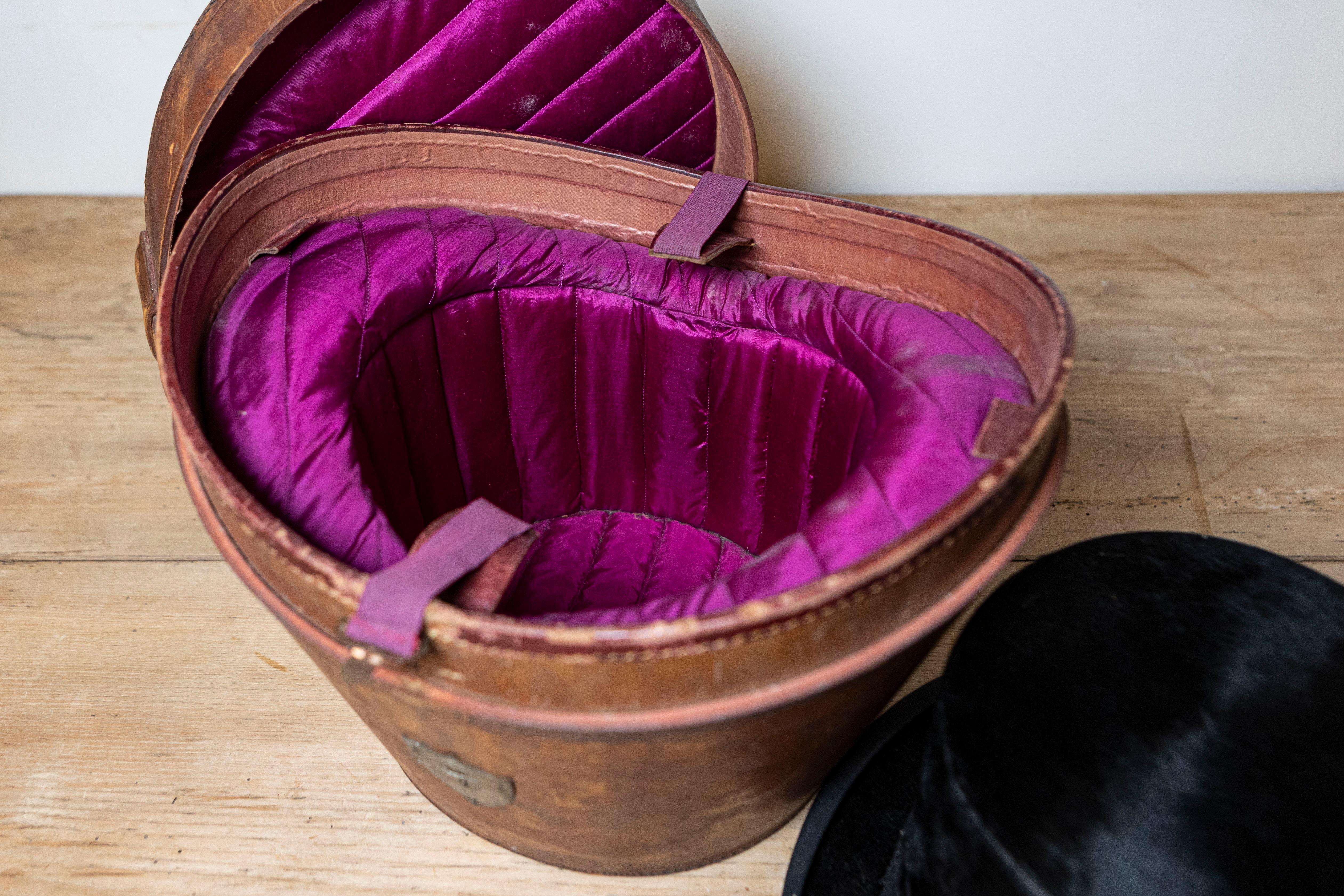 English Edwardian Period 1910s Austin Reed Leather Hat Box with Top Hat 4