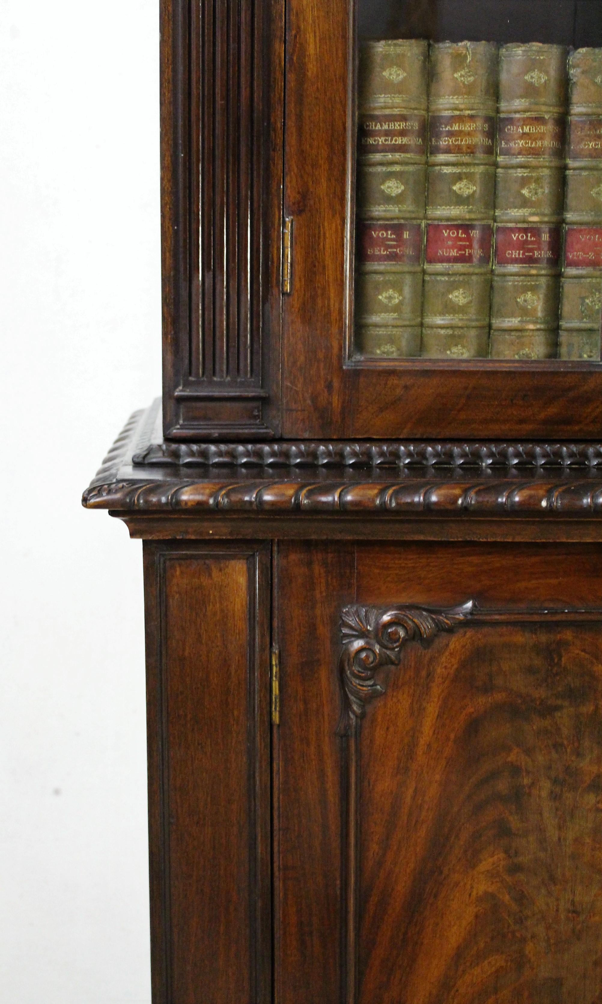 Early 20th Century English Edwardian Period Chippendale Style Mahogany Bookcase