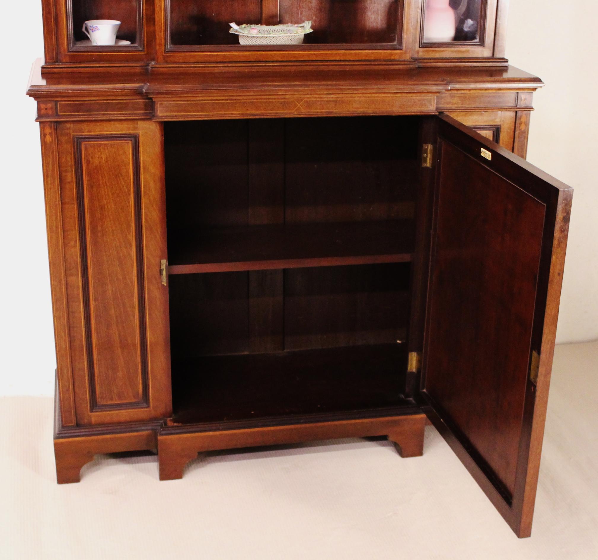 English Edwardian Period Inlaid Mahogany Bookcase/Cabinet by Jas Shoolbred For Sale 10