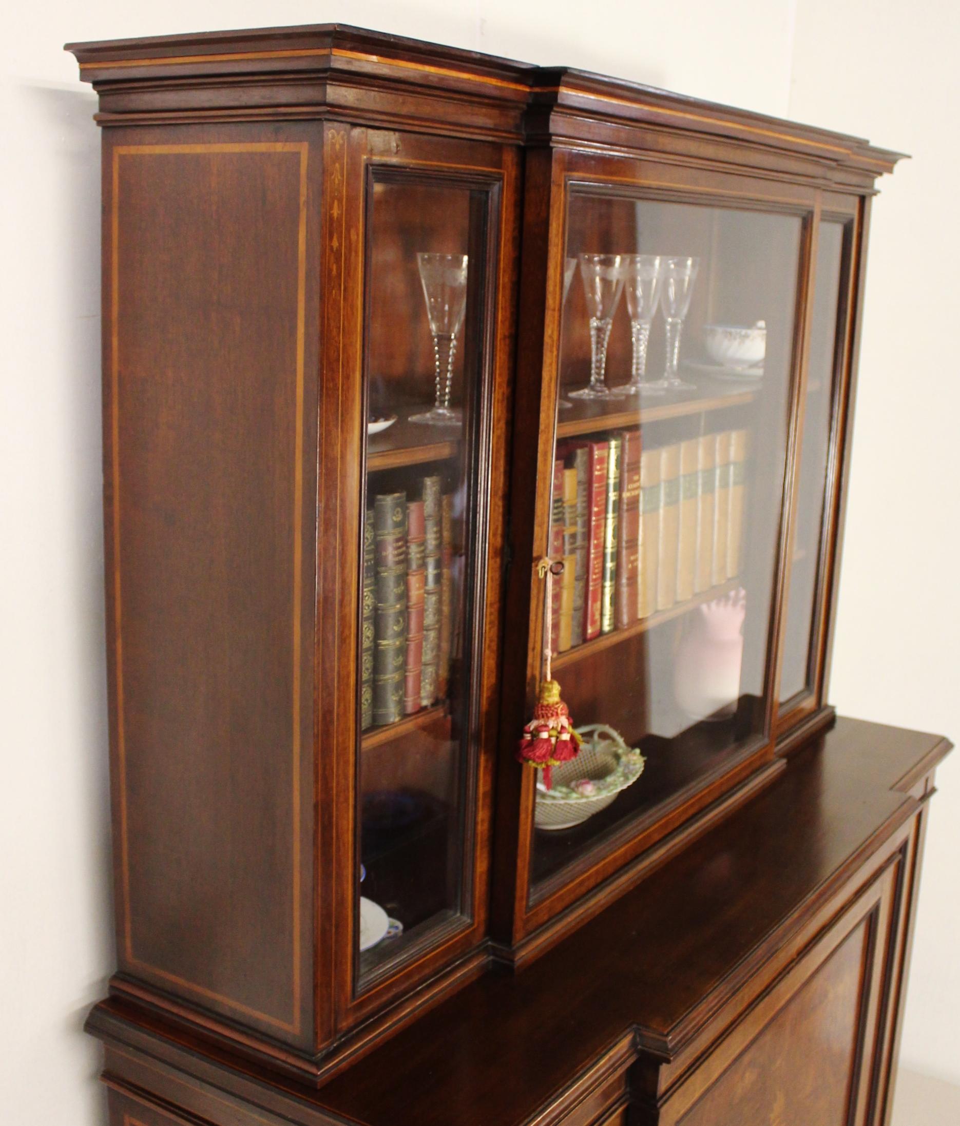 English Edwardian Period Inlaid Mahogany Bookcase/Cabinet by Jas Shoolbred For Sale 15