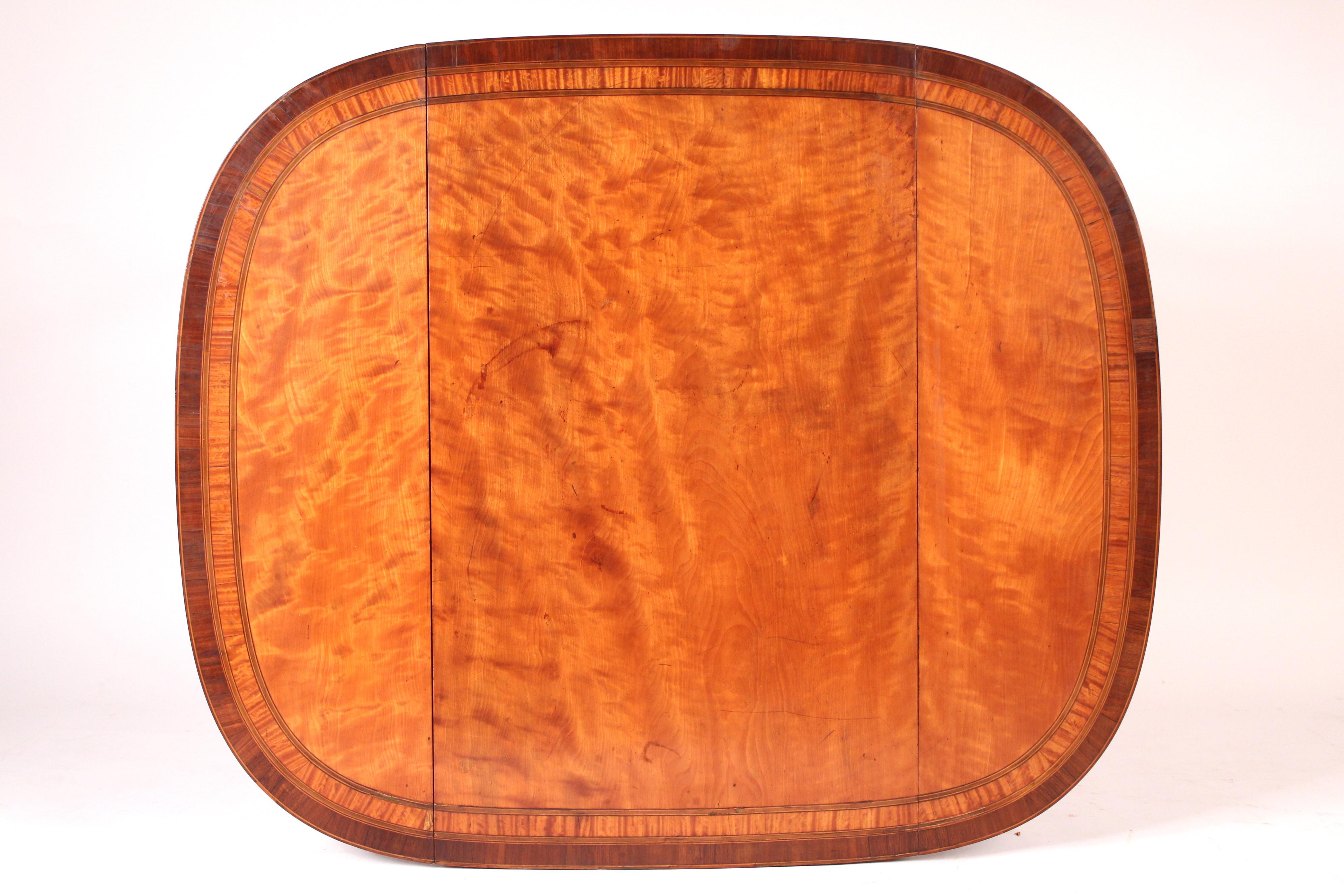 Englischer edwardianischer Pembroke-Tisch aus Seidenholz (Messing)